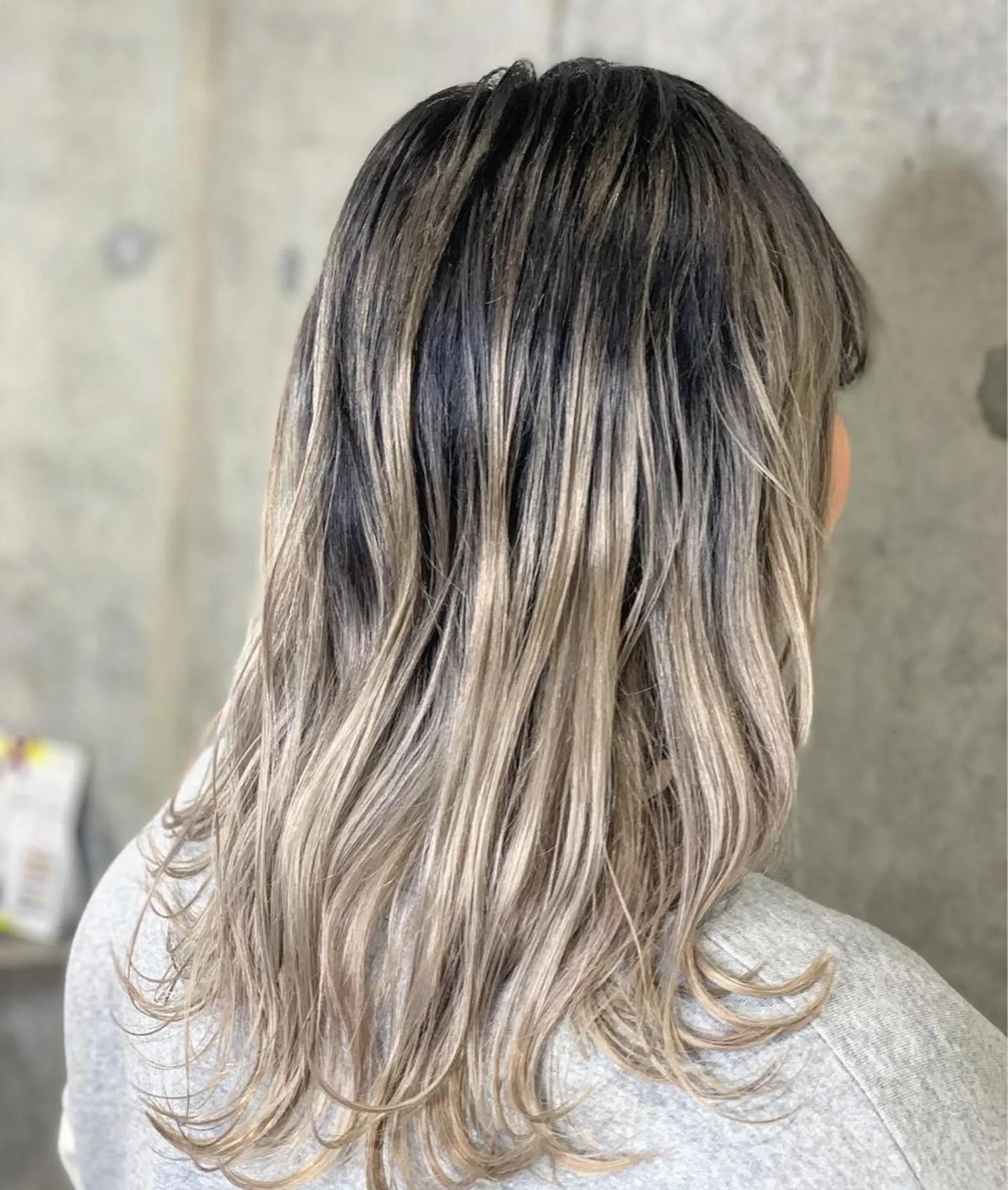 ミディアム カラー ヘアアレンジ ヘアカラー 髪質改善×ハイトーン 中田啄也のヘアスタイル