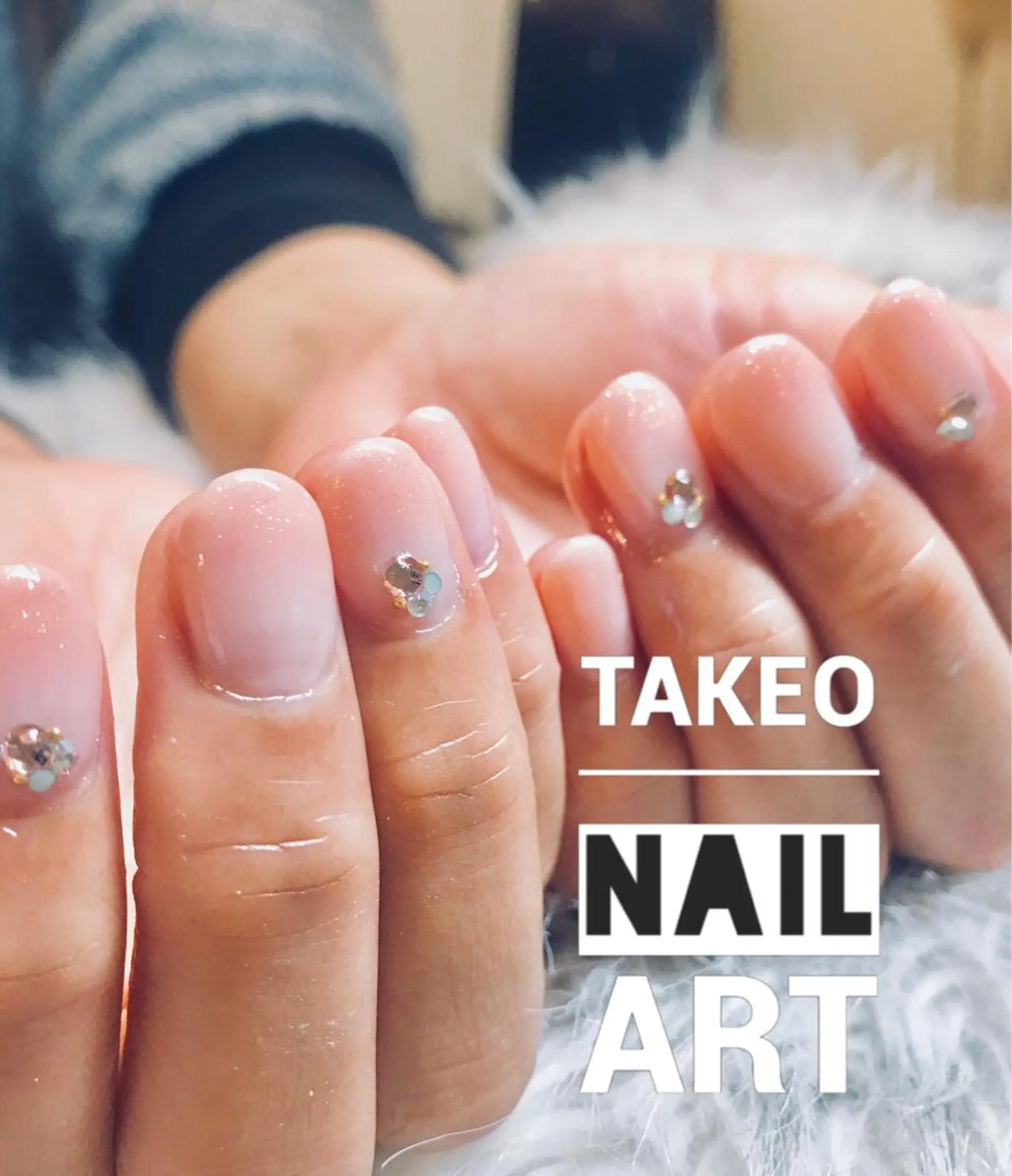 ショート ネイル ゴールド ハンドネイル ハンドケア nail&eye Aoのマツエク・マツパデザイン