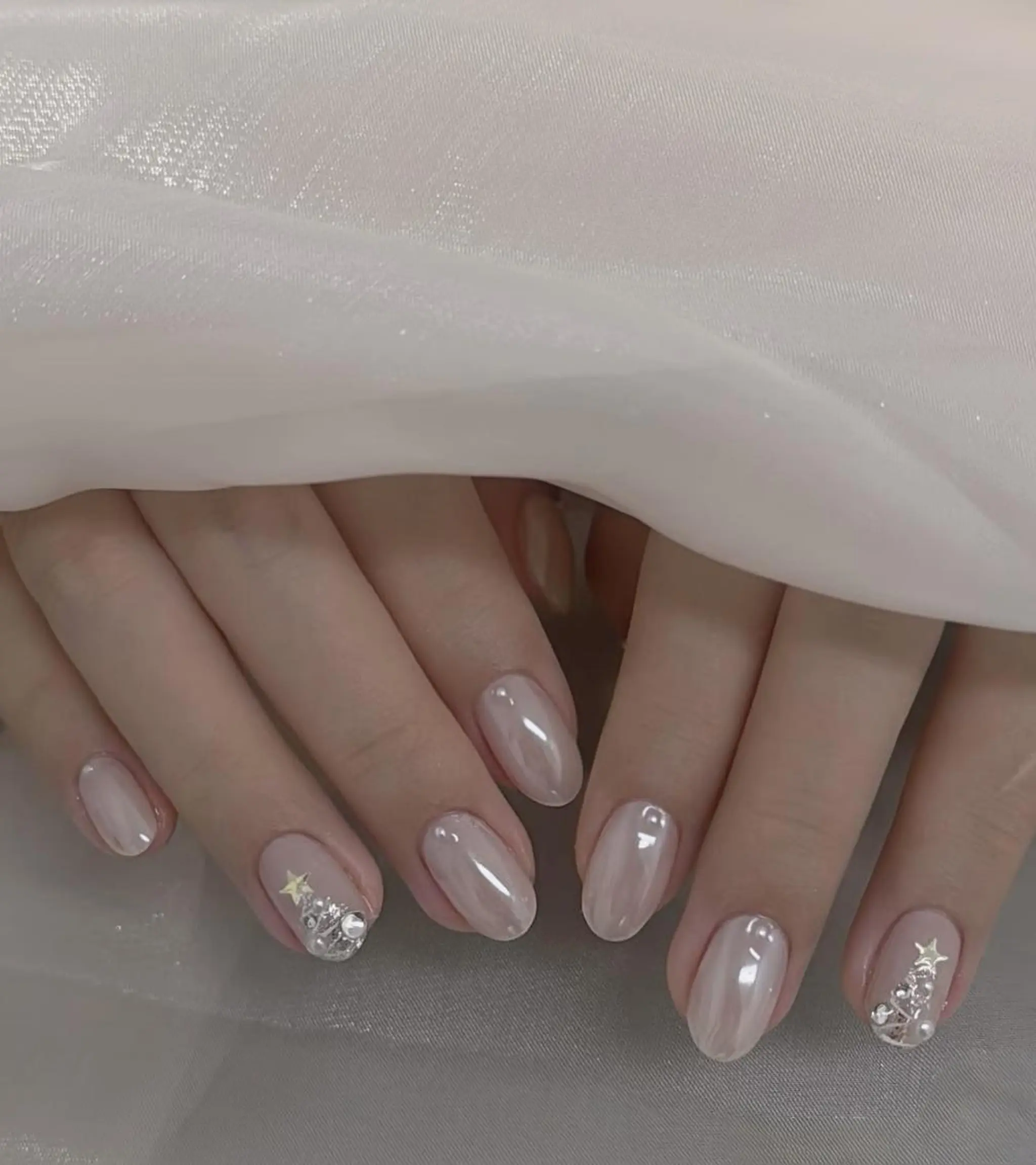 ネイル アートネイル 韓国ネイル マグネットネイル オフィスネイル スカルプネイル ハンドネイル ハンドケア Demure Momoのネイルデザイン