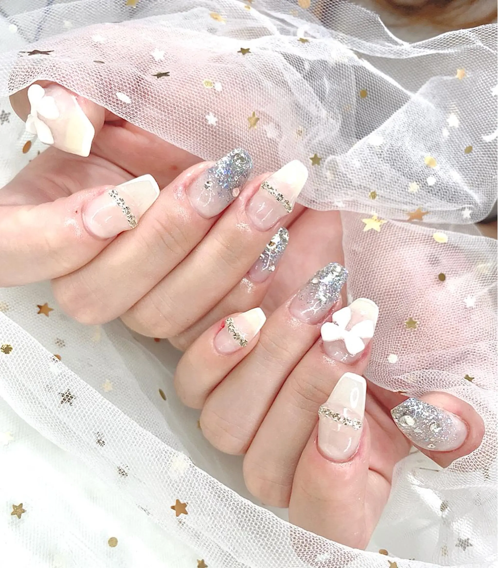 ネイル I-nailロング /ワンホン/キラキラのネイルデザイン