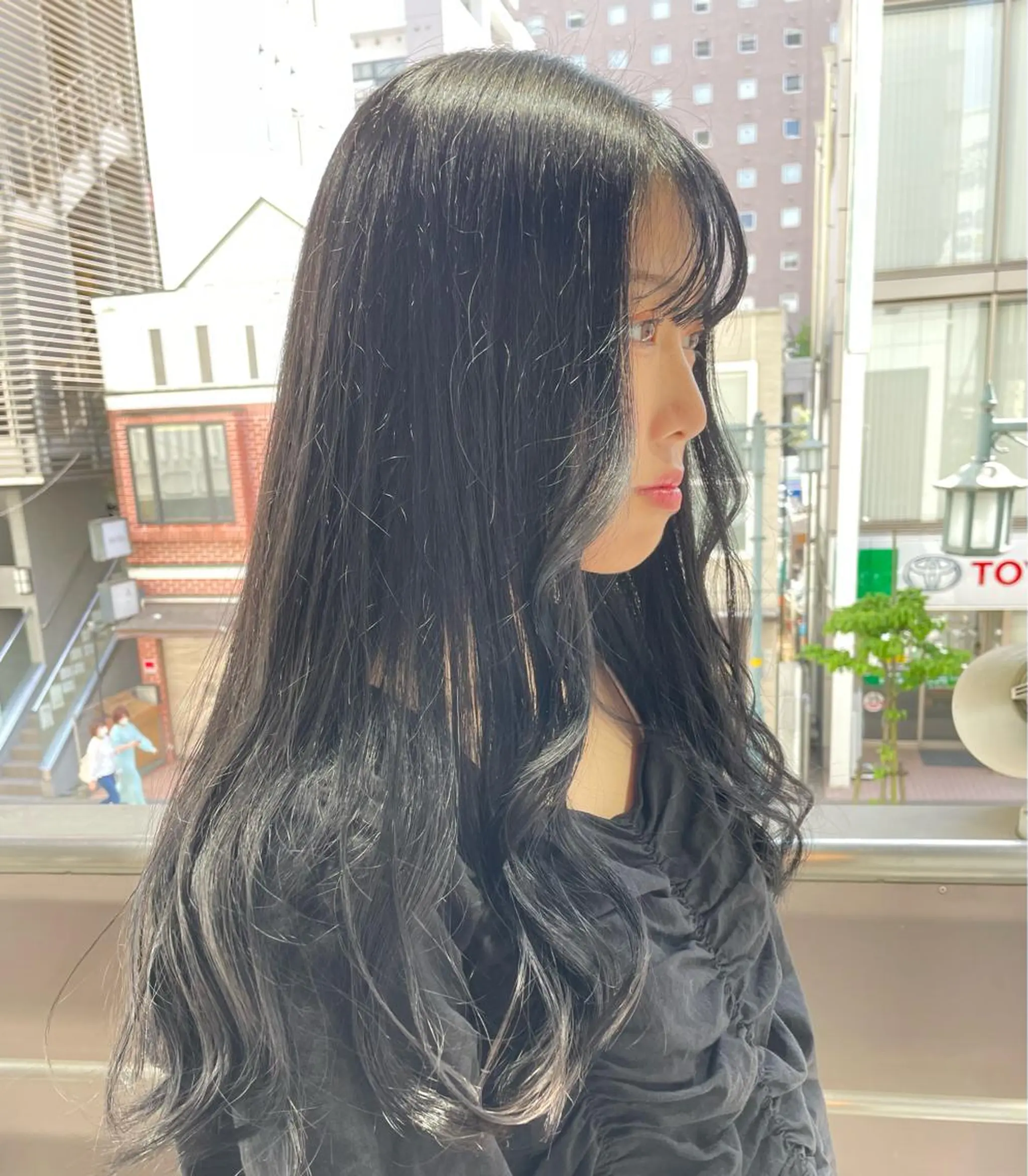 ロング カラー ブリーチ ケアブリーチ ダブルカラー イヤリングカラー ハイトーンカラー ‪るか/‪透明感 カラー/アレンジのヘアスタイル