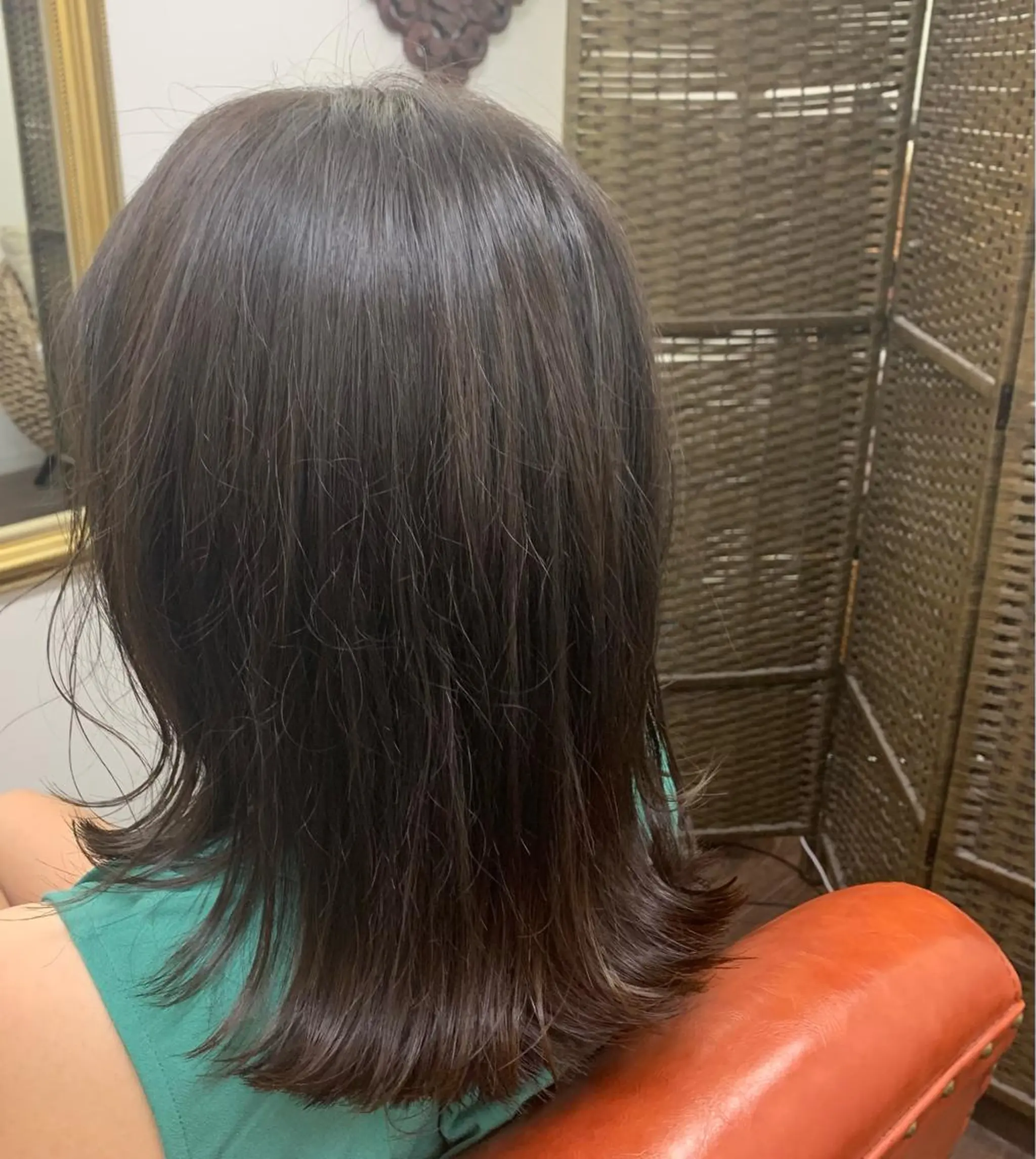 セミロング カラー ヘアアレンジ アッシュ ベージュカラー トリートメント ハセガワ セイカのエステ・リラクイメージ