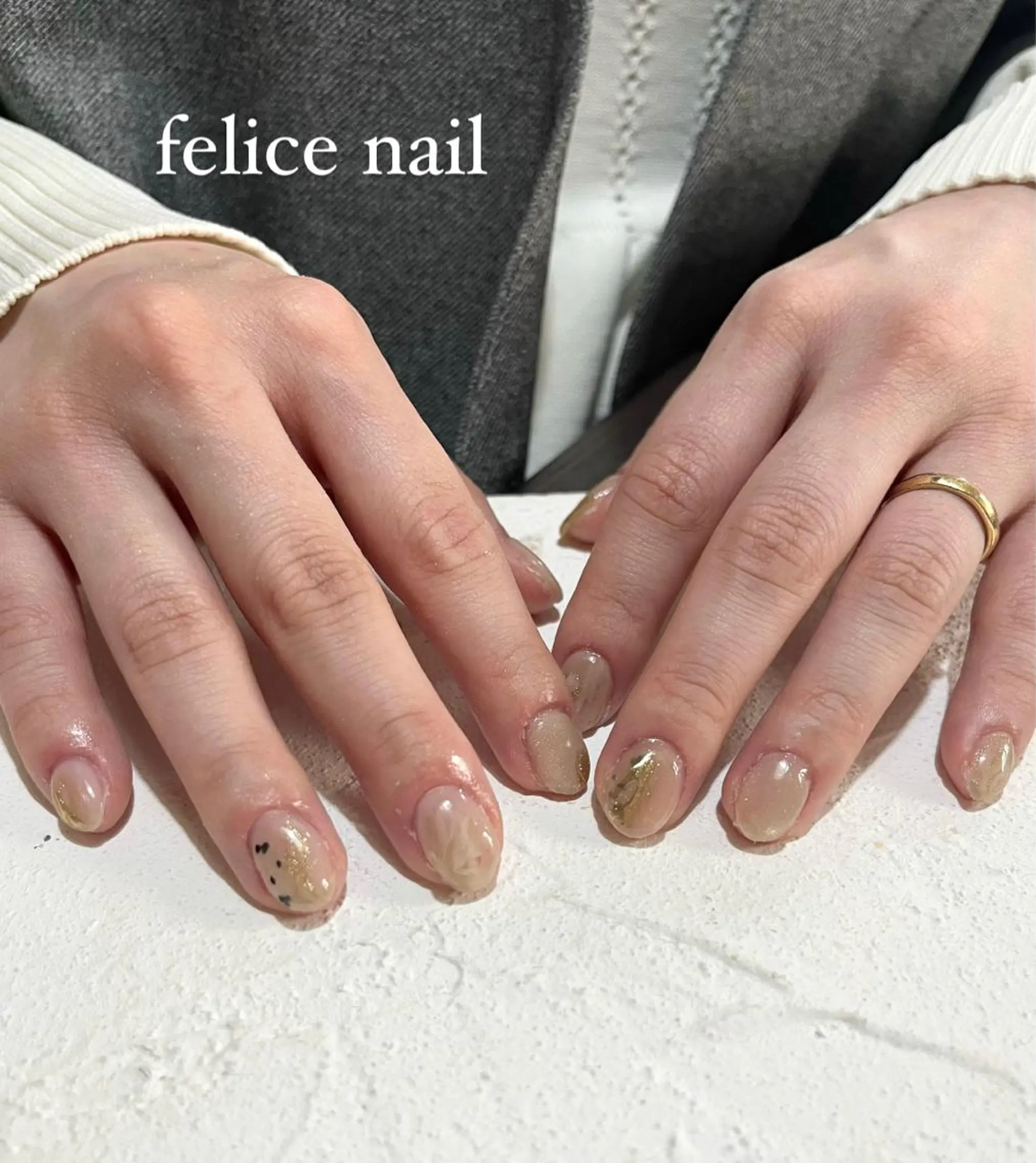 ネイル ジェルネイル ゴールド マグネットネイル ニュアンスネイル オフィスネイル felice nailのネイルデザイン