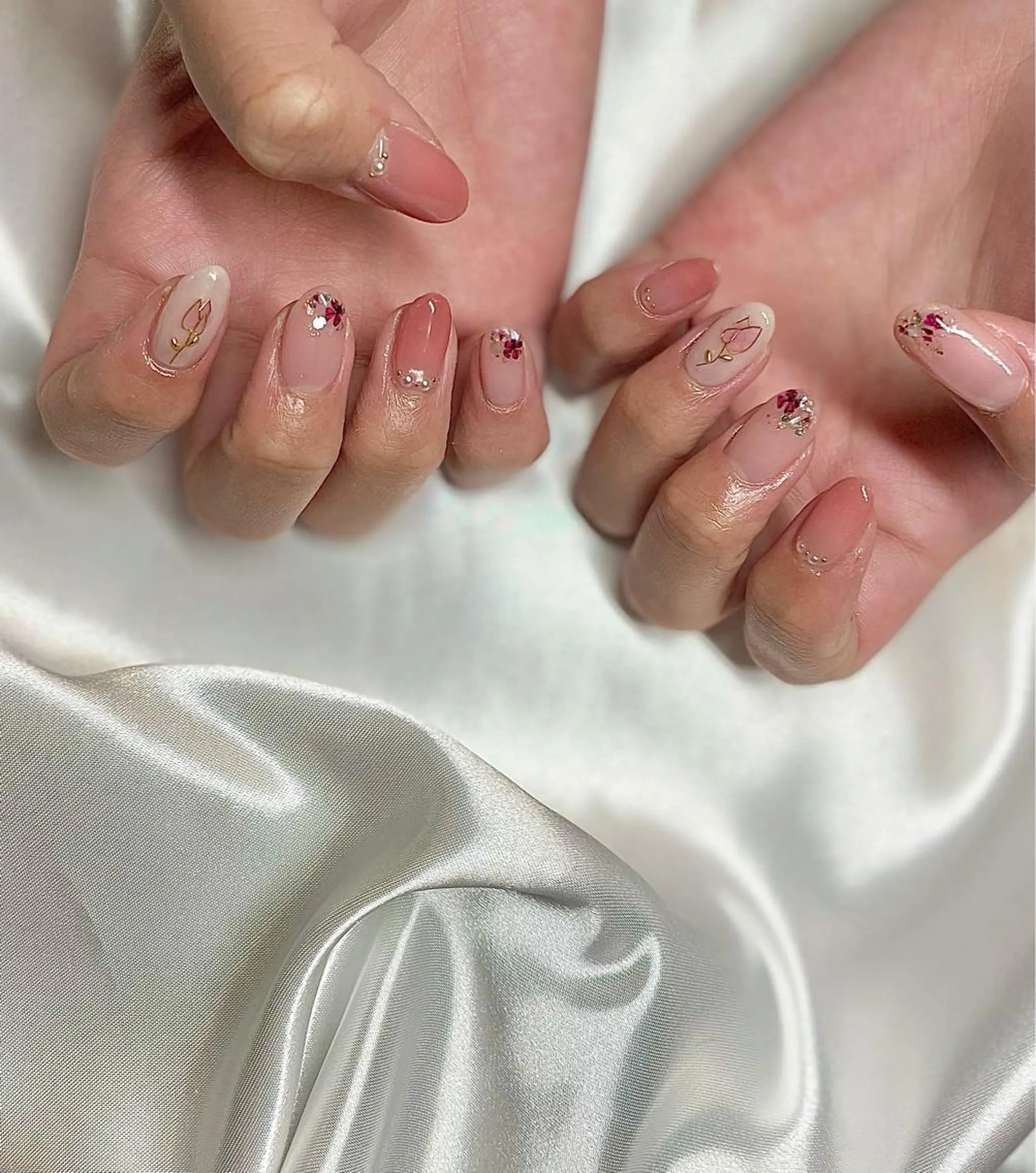 ミディアム カラー パーマ ヘアアレンジ メンズ キッズ ネイル マツエク・マツパ フラワーネイル nail&eye Aoのマツエク・マツパデザイン