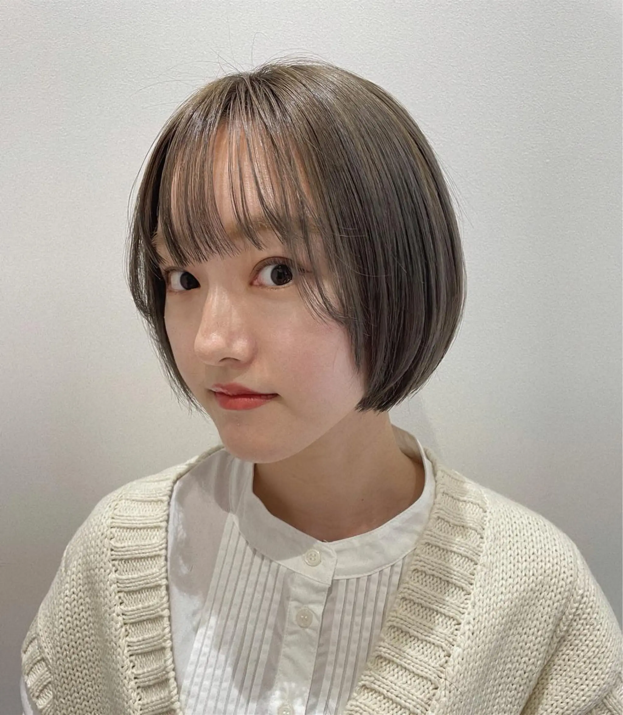 ショート カラー グレージュ ボブ カット ヘアカラー トリートメント volta∞knot所属・狩野 羅夢のヘアスタイル