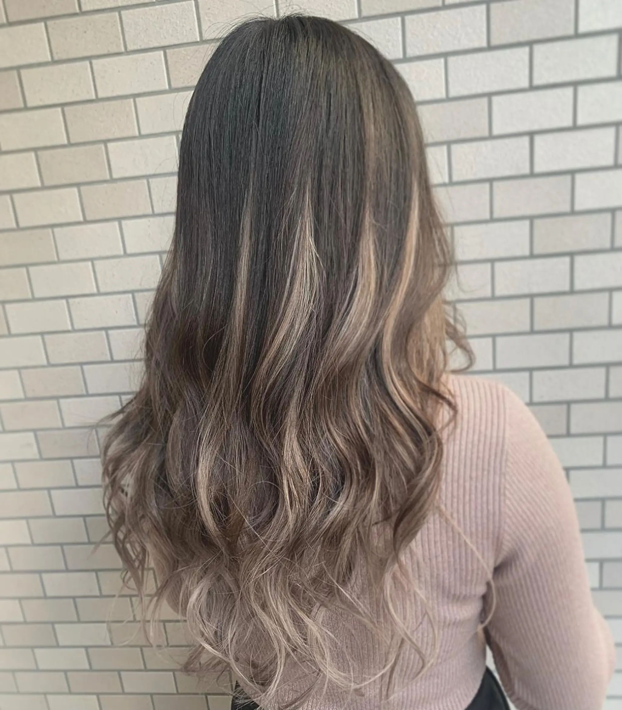 ロング カラー シールエクステ ブリーチ グラデーションカラー エクステ Fan.ray副店長 🌈 響希のヘアスタイル