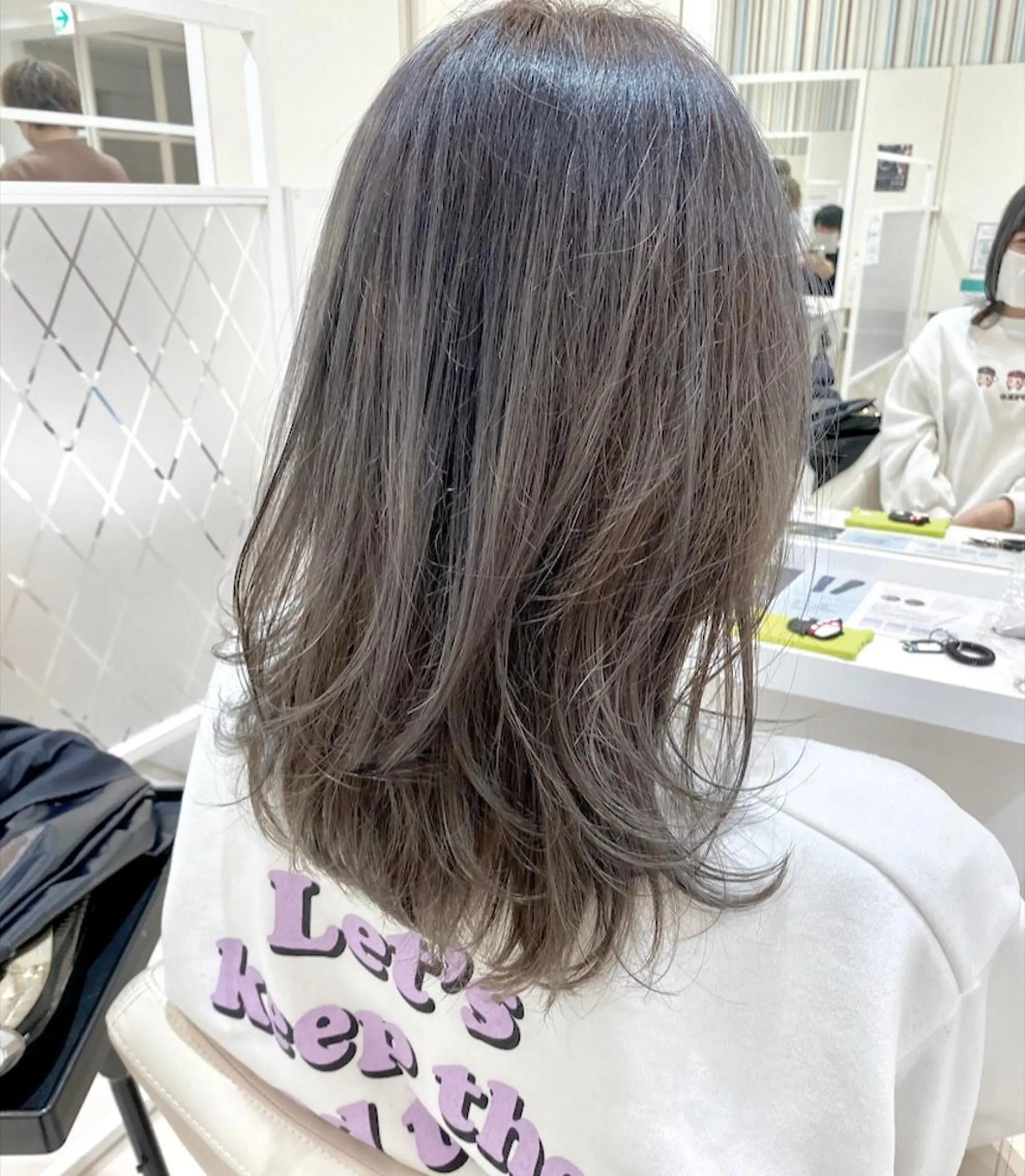 ミディアム カラー アッシュ イルミナカラー シルバー シルバーアッシュ 西山梨々【12/1〜 産休を頂きます🎀】のヘアスタイル