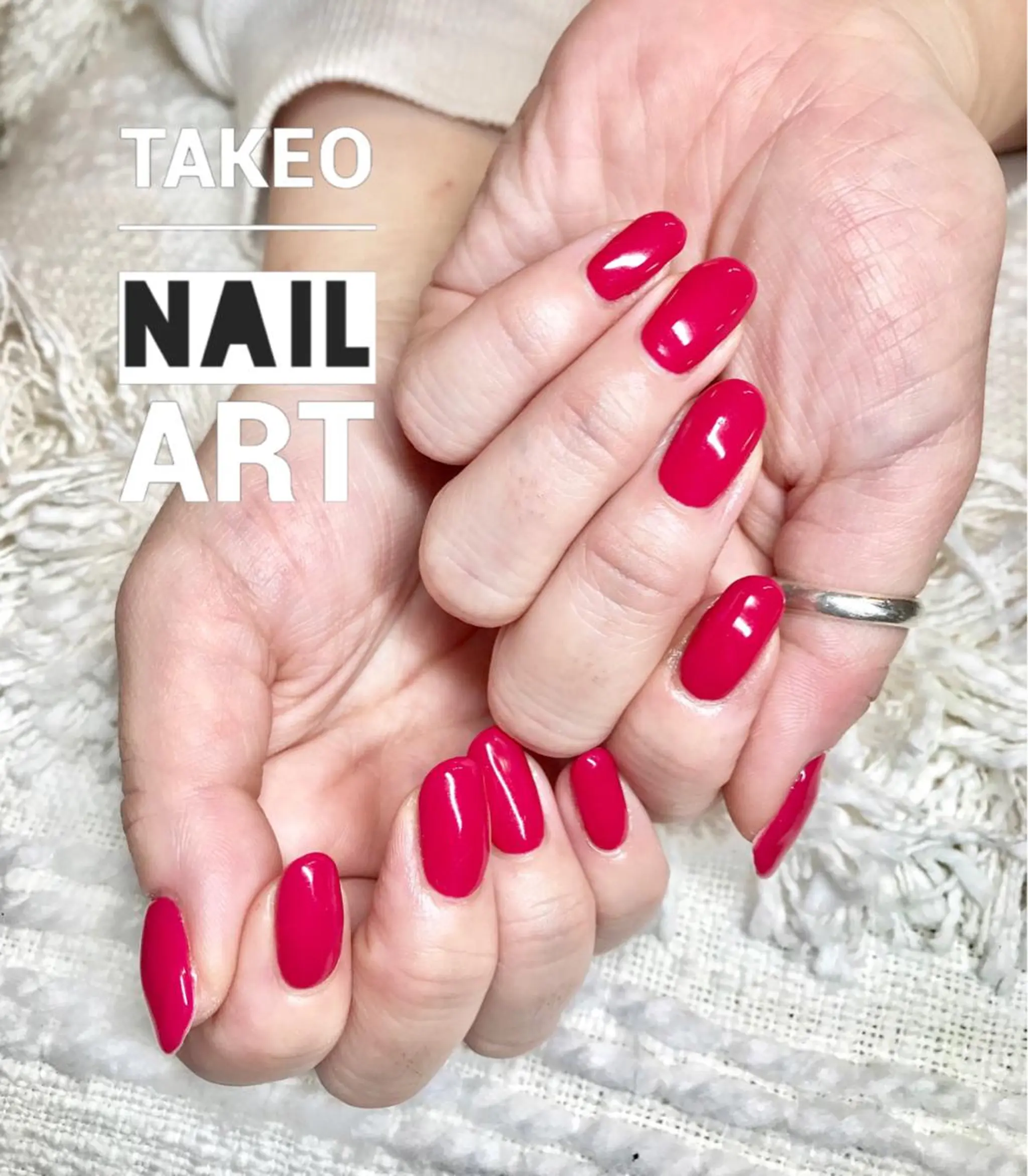 ミディアム ネイル ワンカラーネイル 赤色 ハンドネイル ハンドケア nail&eye Aoのマツエク・マツパデザイン