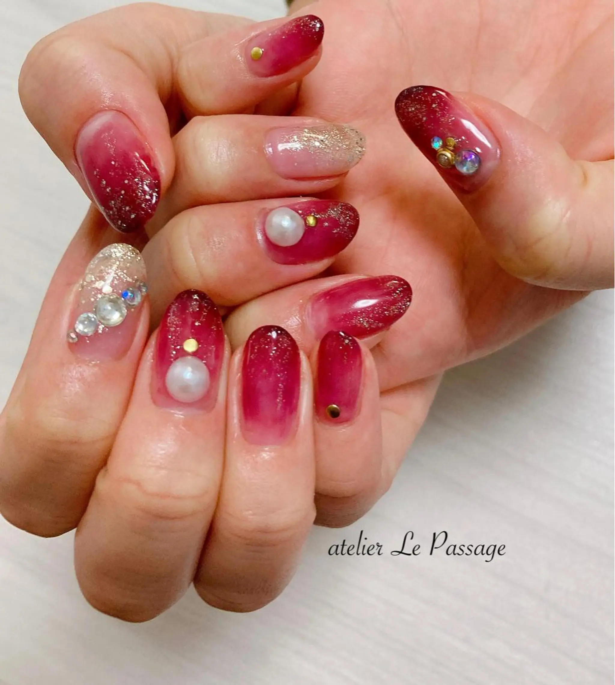 ネイル ジェルネイル キラキラネイル ニュアンスネイル オフィスネイル パラジェル Atelier Le Passage所属・h nakatsukaのネイルデザイン