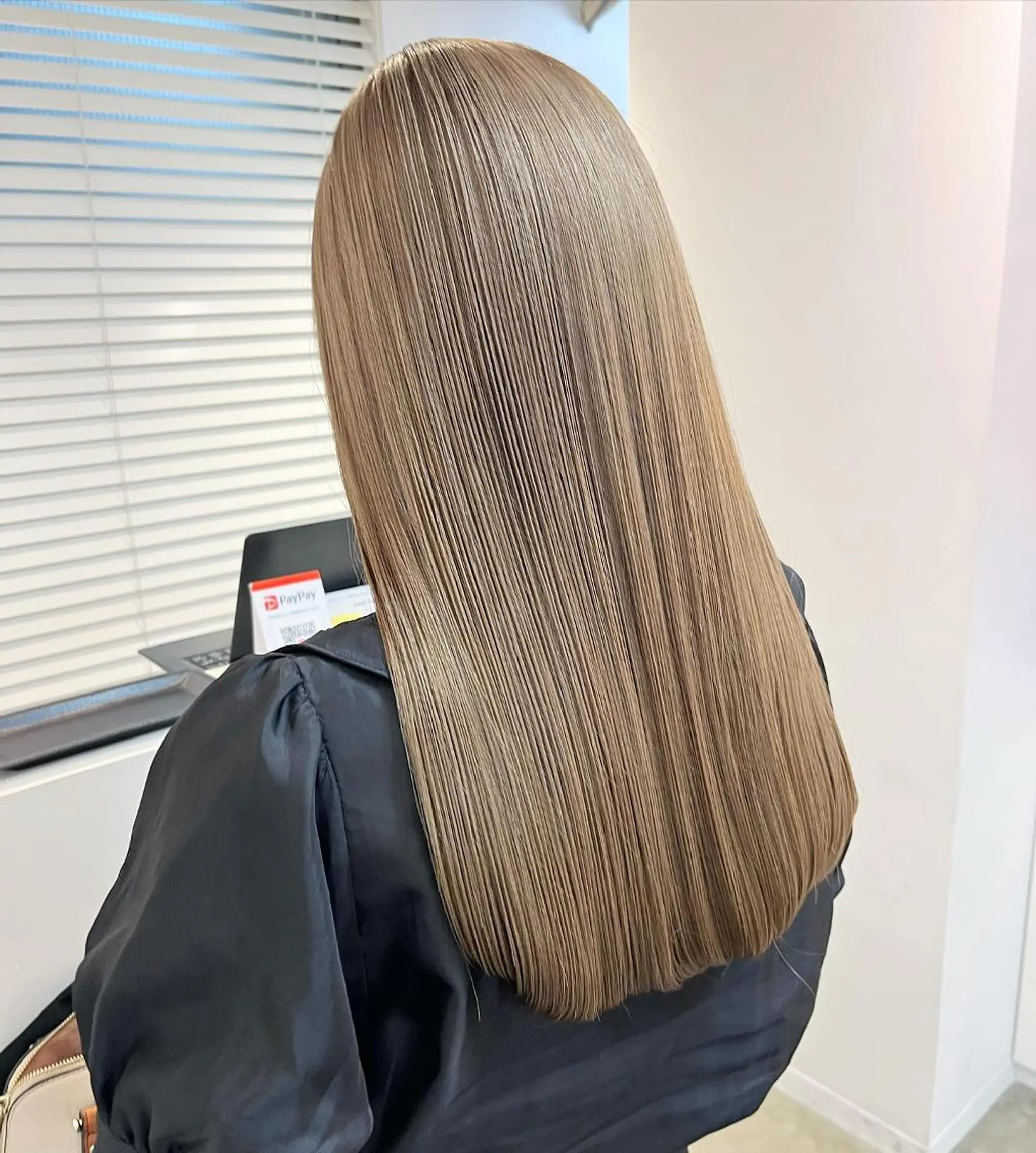 ミディアム カラー ヘアアレンジ ベージュカラー グレージュ ハイライトカラー ミルクティーベージュ くせ毛 韓国/髪質改善💘 櫻井かれんのヘアスタイル