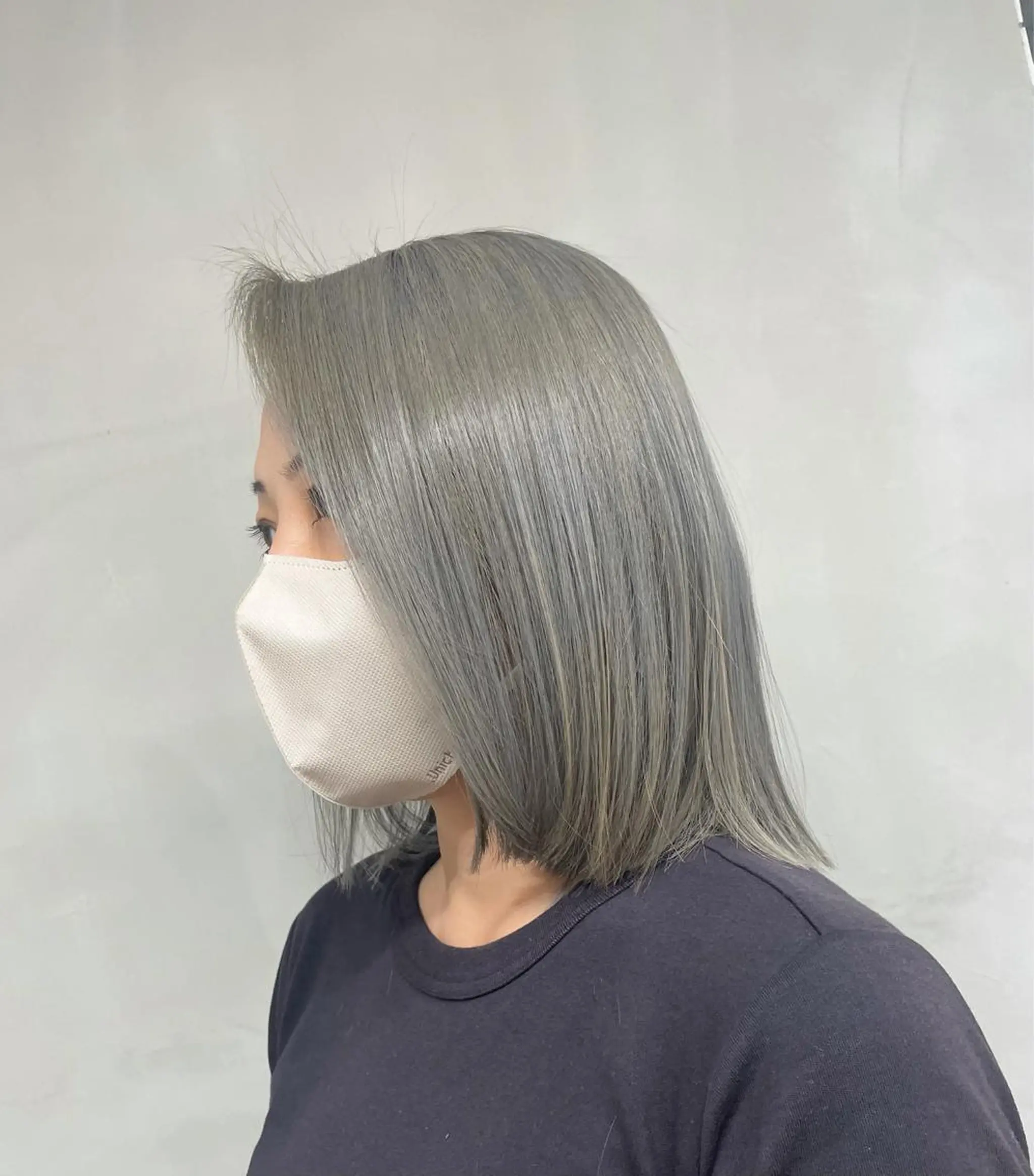 ミディアム カラー ブリーチ オリーブグレー 透け感カラー✂️ yuuのヘアスタイル