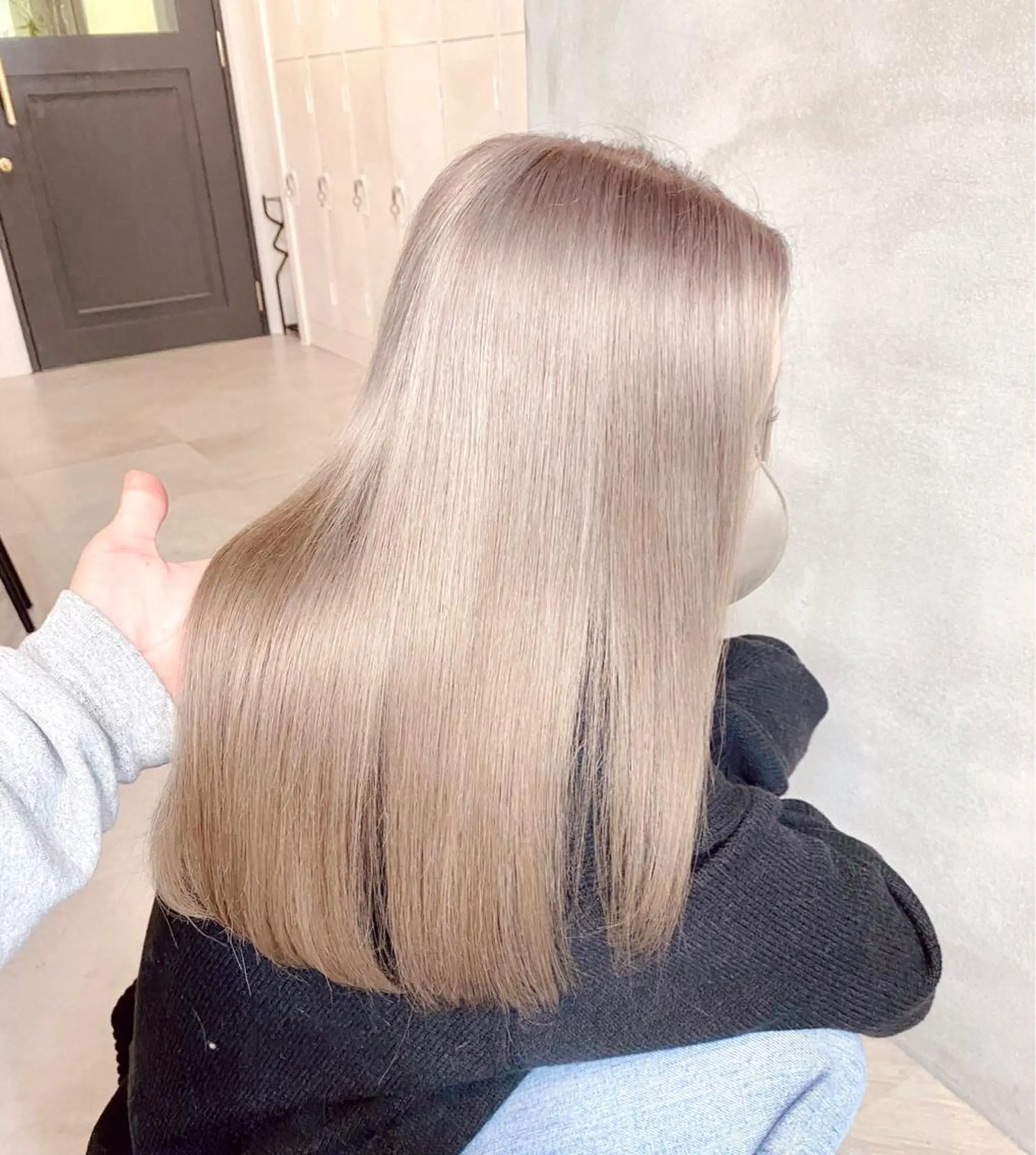 セミロング カラー ベージュカラー ブリーチ ケアブリーチ ヘアカラー トリートメント 難波/心斎橋/ボブ/ 髪質改善/ハイトーンのヘアスタイル