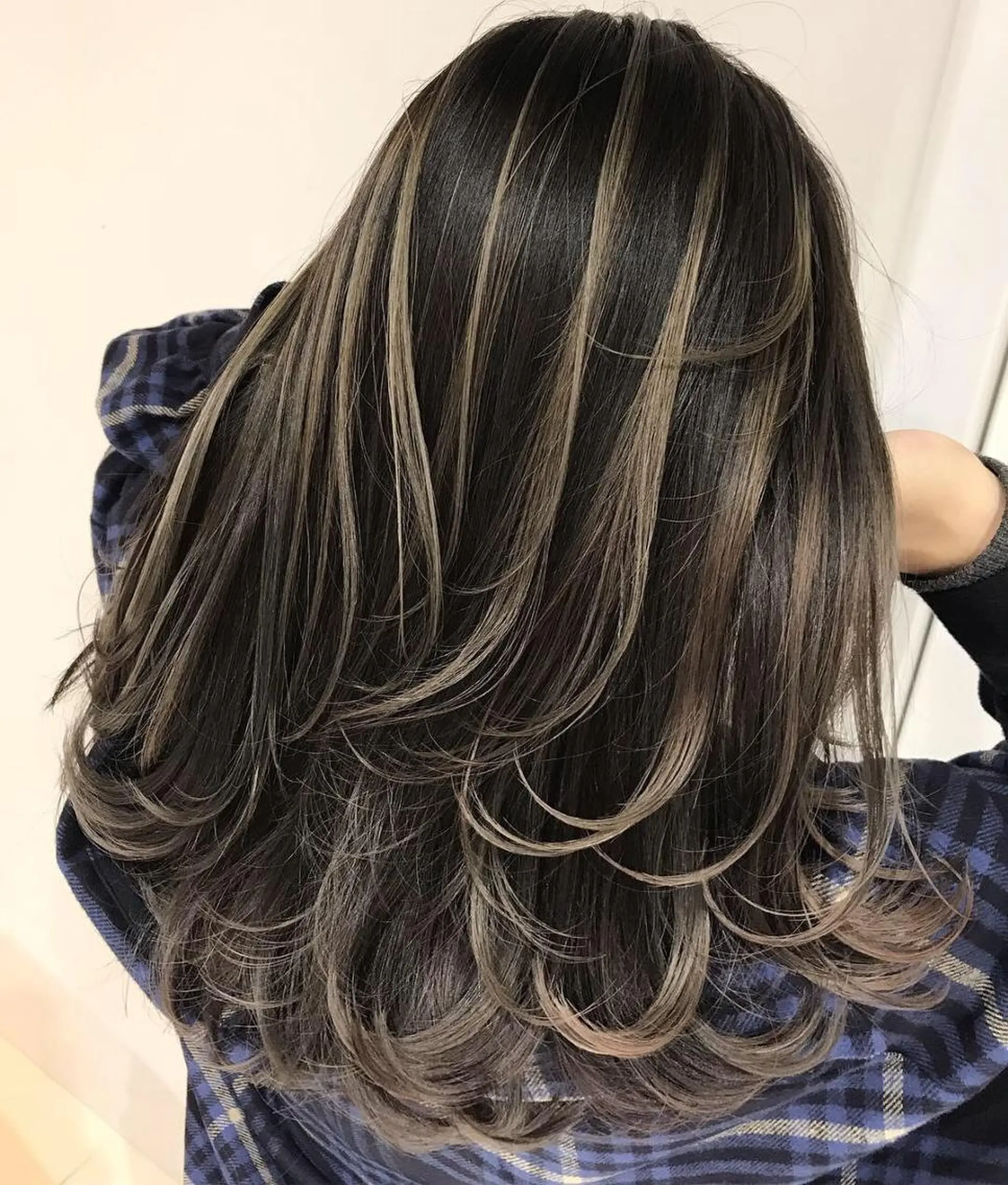 ロング カラー パーマ 透明感カラー ハイライトカラー ハイライト カット ヘアカラー トリートメント 公式 Ease by amble luxeのヘアスタイル