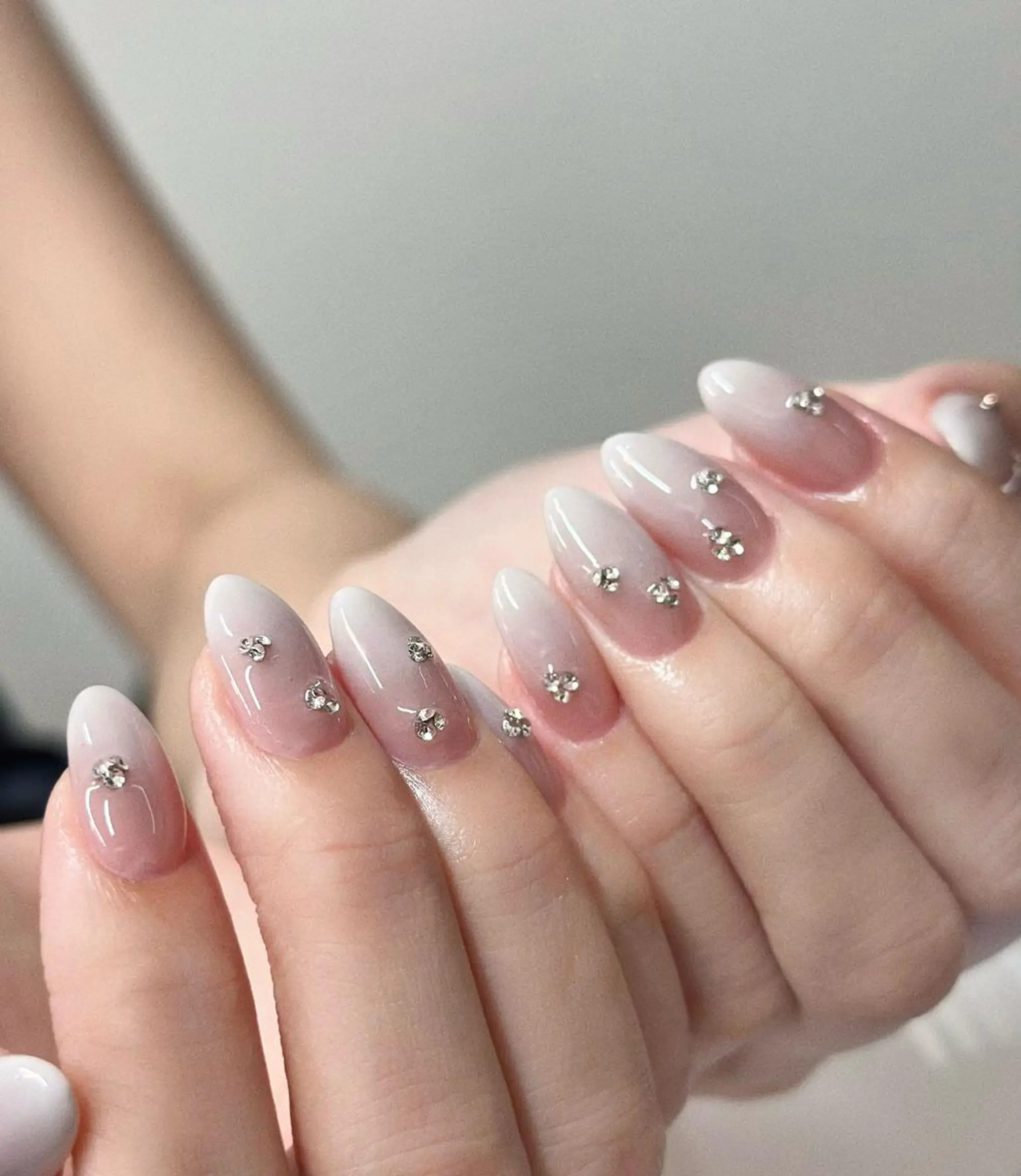 ネイル フットネイル ジェルネイル マグネットネイル 持ち込み ワンカラーネイル ハンドネイル NAILS 168 新大久保店のネイルデザイン