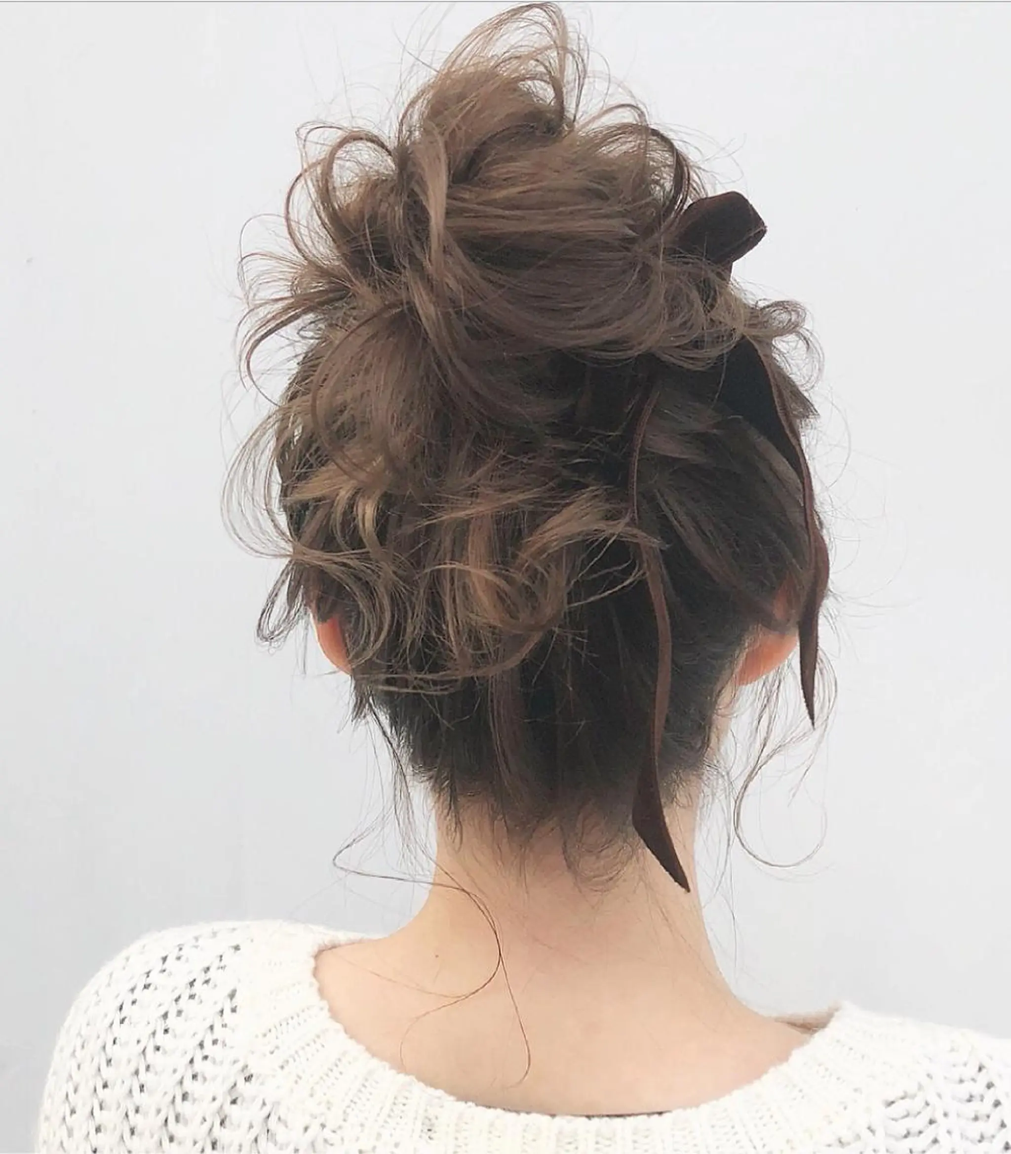 ミディアム カラー ヘアアレンジ お団子ヘア グレージュ autre所属・大久保 ひでなりのヘアスタイル