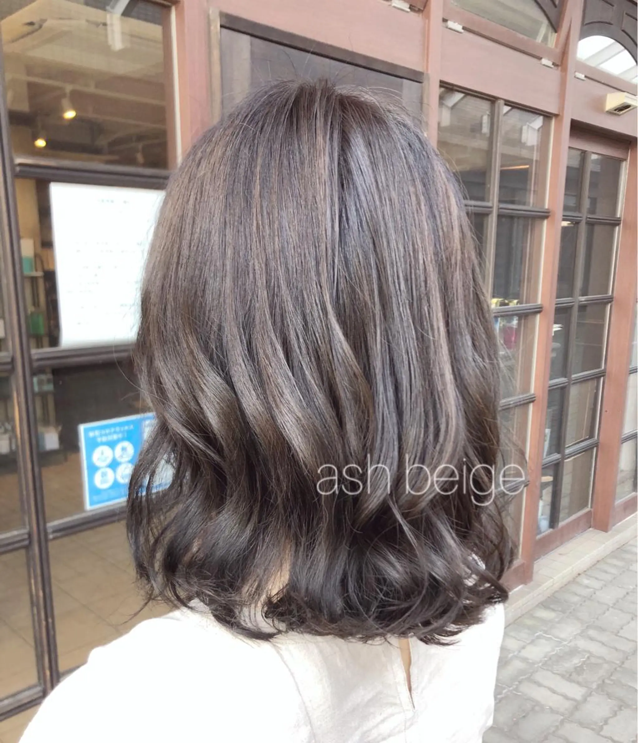 ミディアム ヘアカラー 🧡ミルクティー/ レイヤー🧡ショウナのヘアスタイル