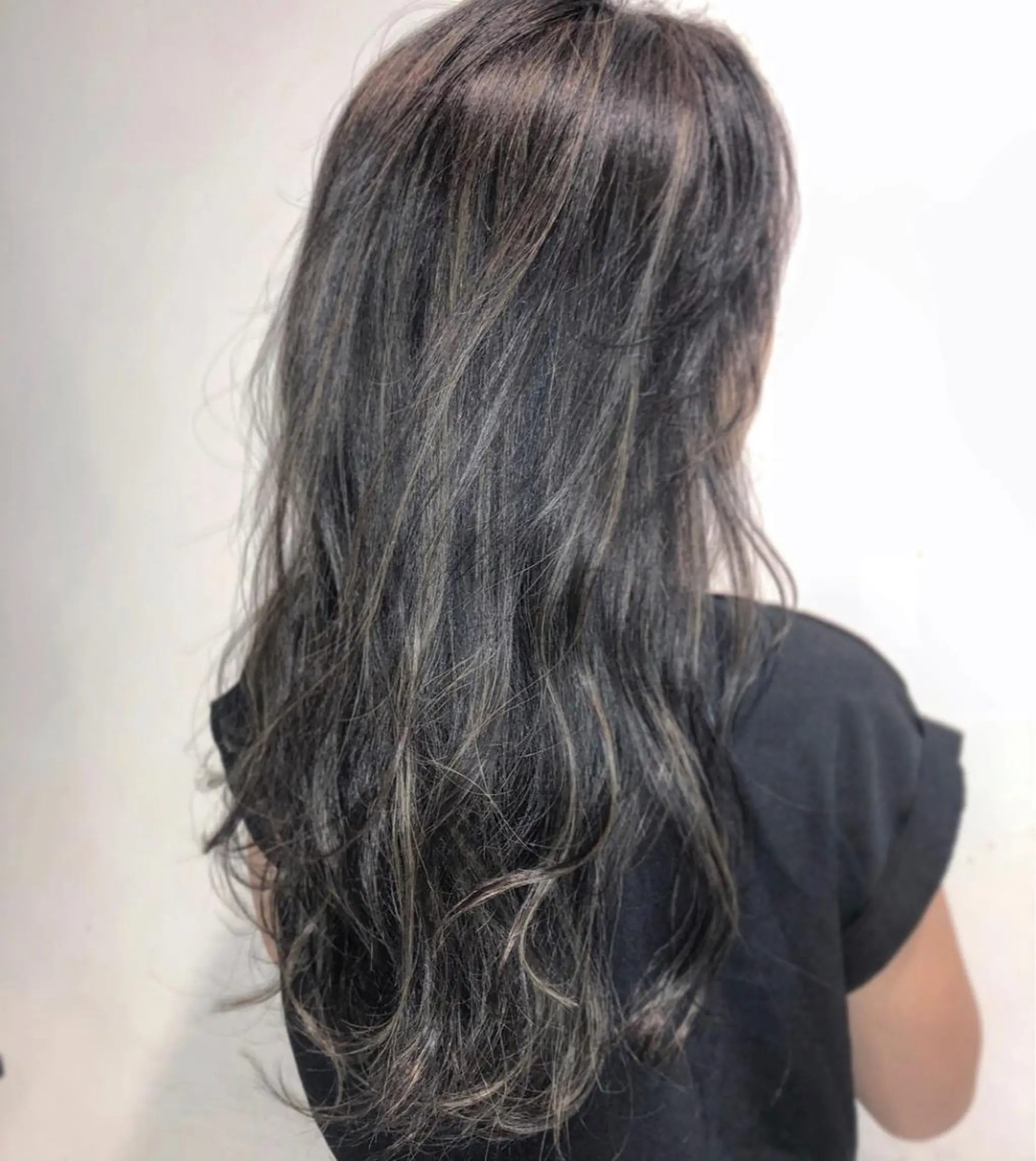 ロング カラー comfy すずなのヘアスタイル
