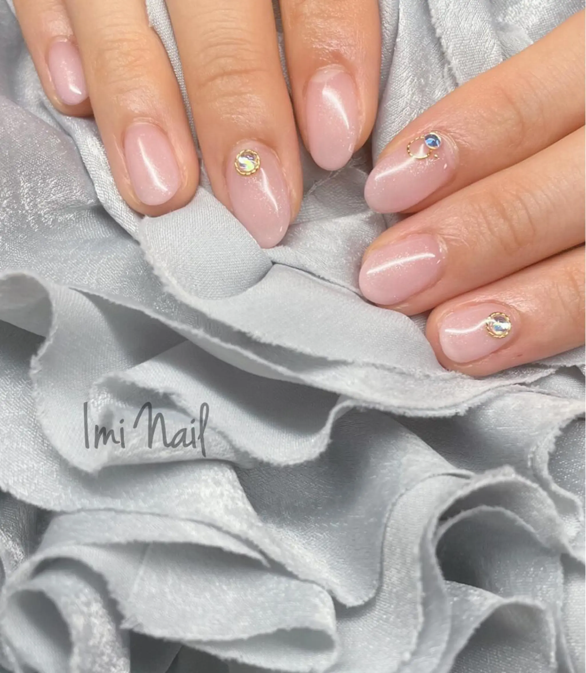 ネイル オフィスネイル ストーンネイル Imi Nail所属・Imi Nail 🫧🎀hirokaのネイルデザイン