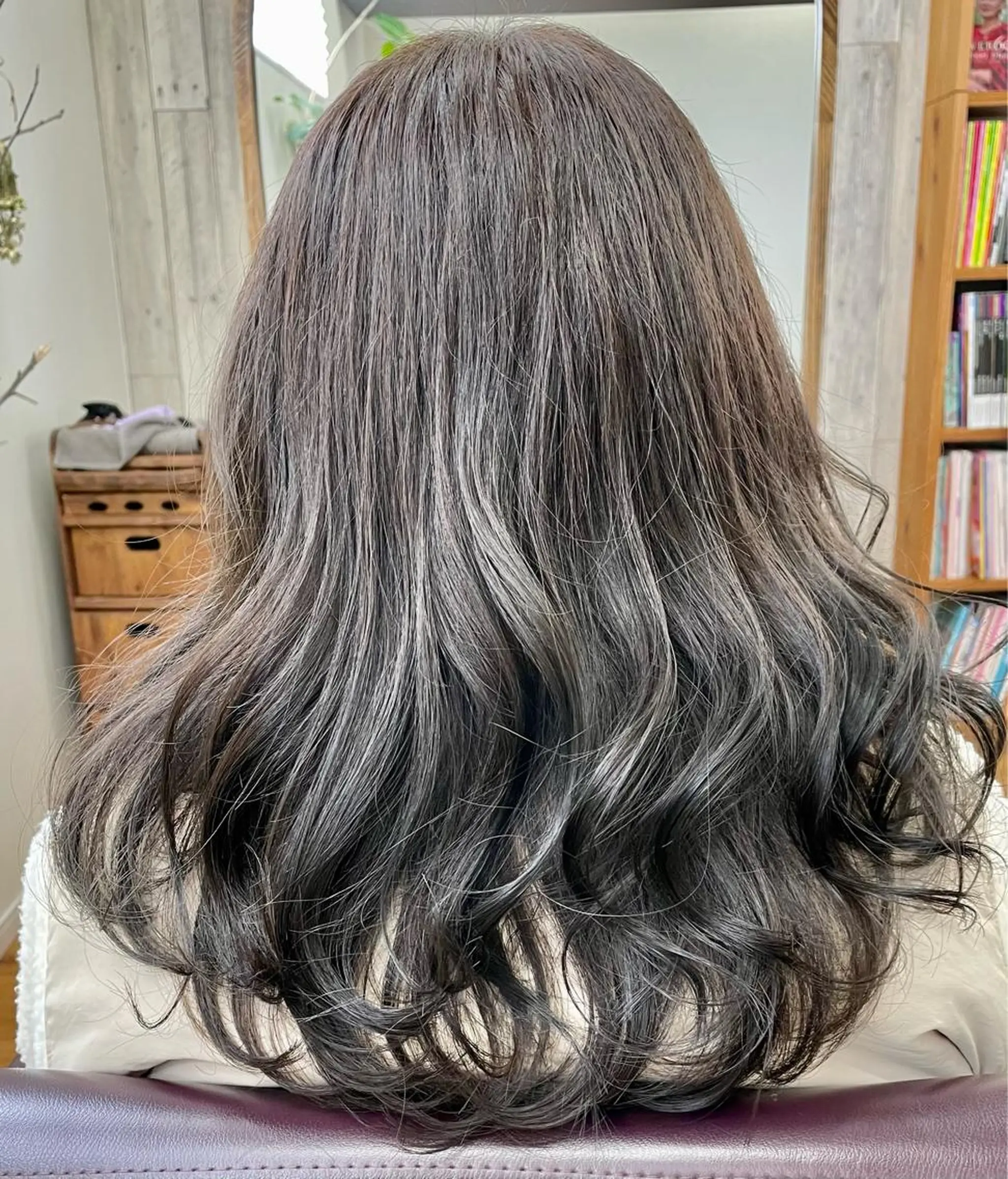 ロング カット ヘアカラー トリートメント 市川 舞のヘアスタイル