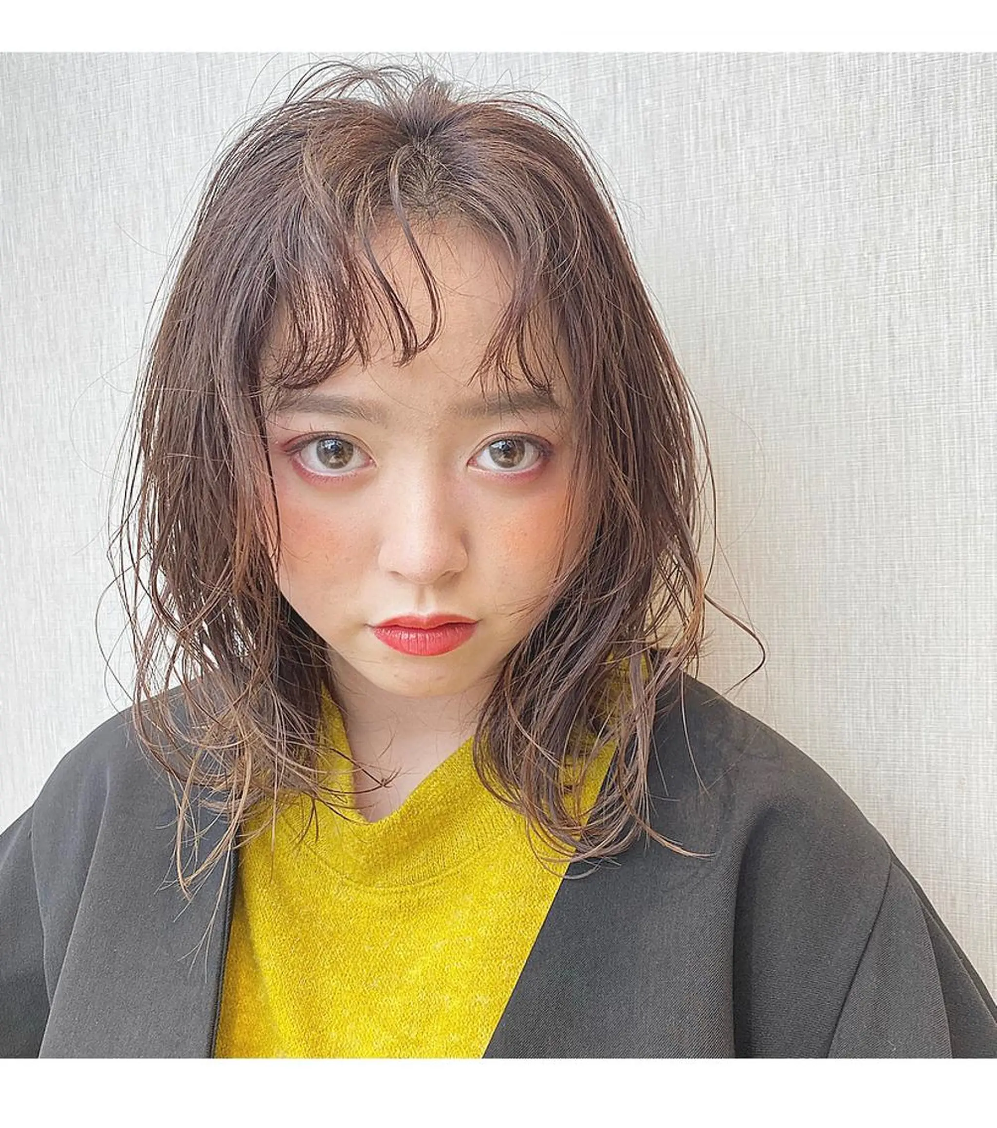 ミディアム カラー くせ毛 カット ヘアカラー レイヤーカット/ 前髪顔周りカットのヘアスタイル