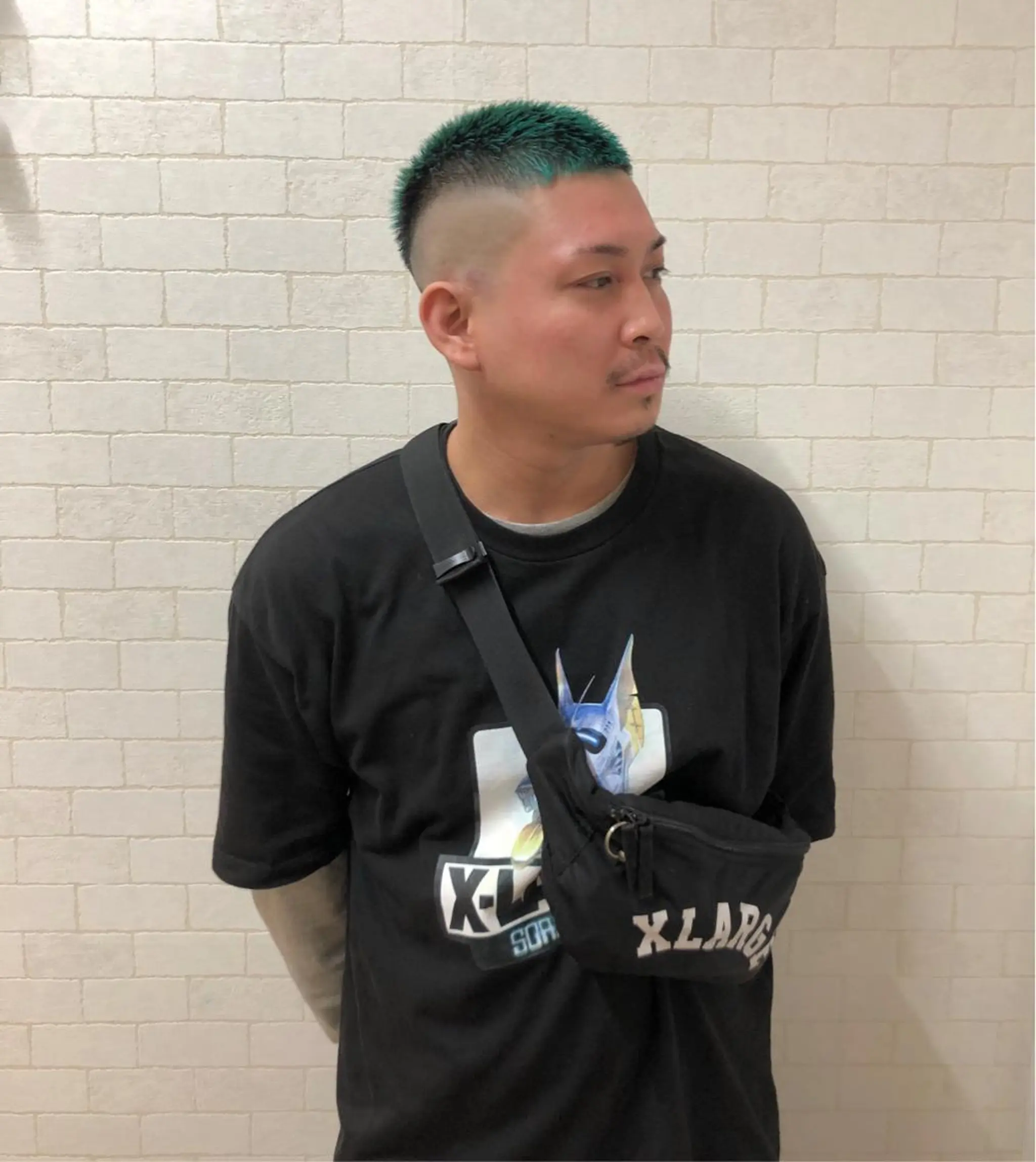 ショート カラー メンズ バズカット 房川 尚人のヘアスタイル