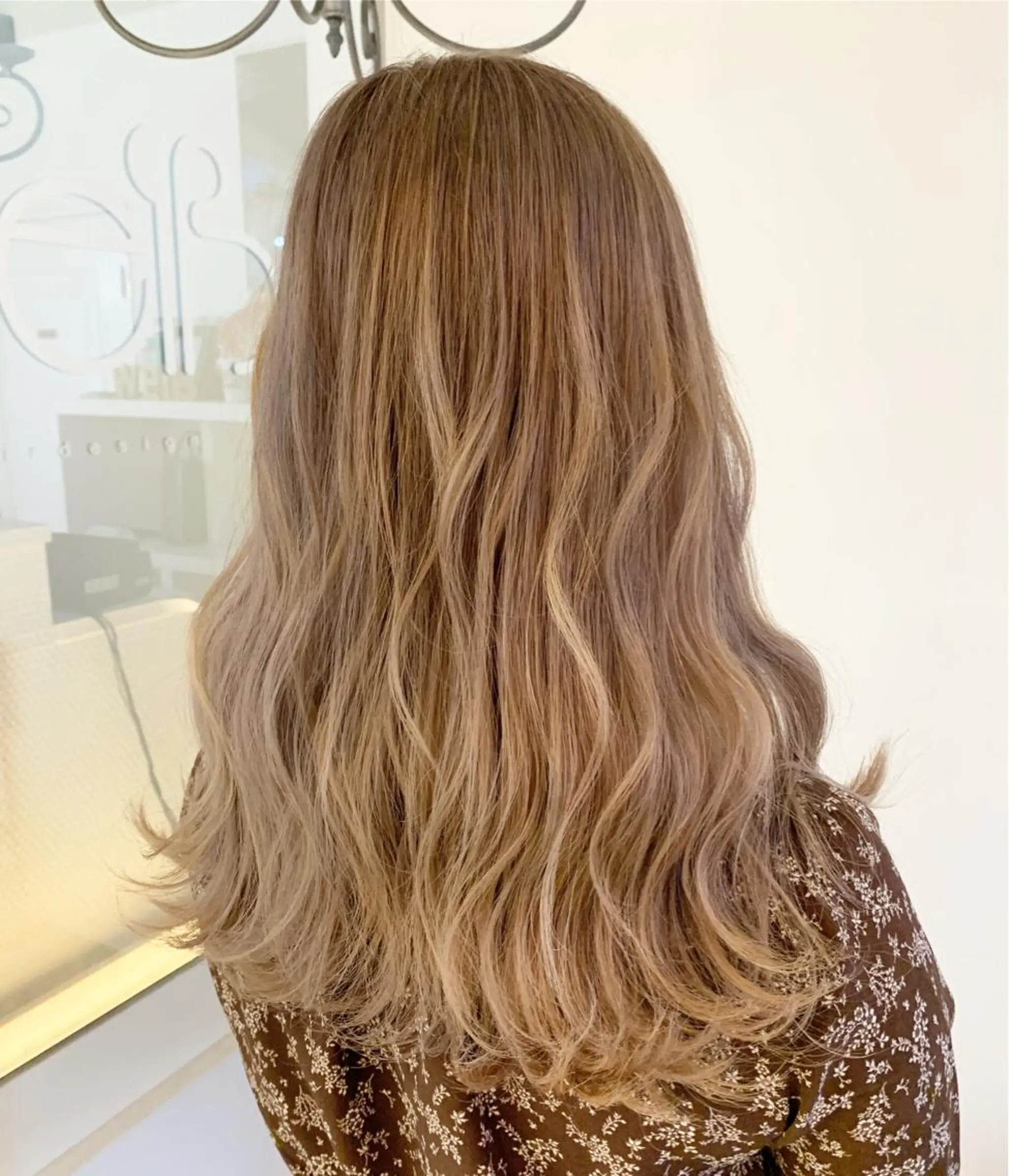 カラー ベージュカラー ミルクティーベージュ 渡辺 健太のヘアスタイル