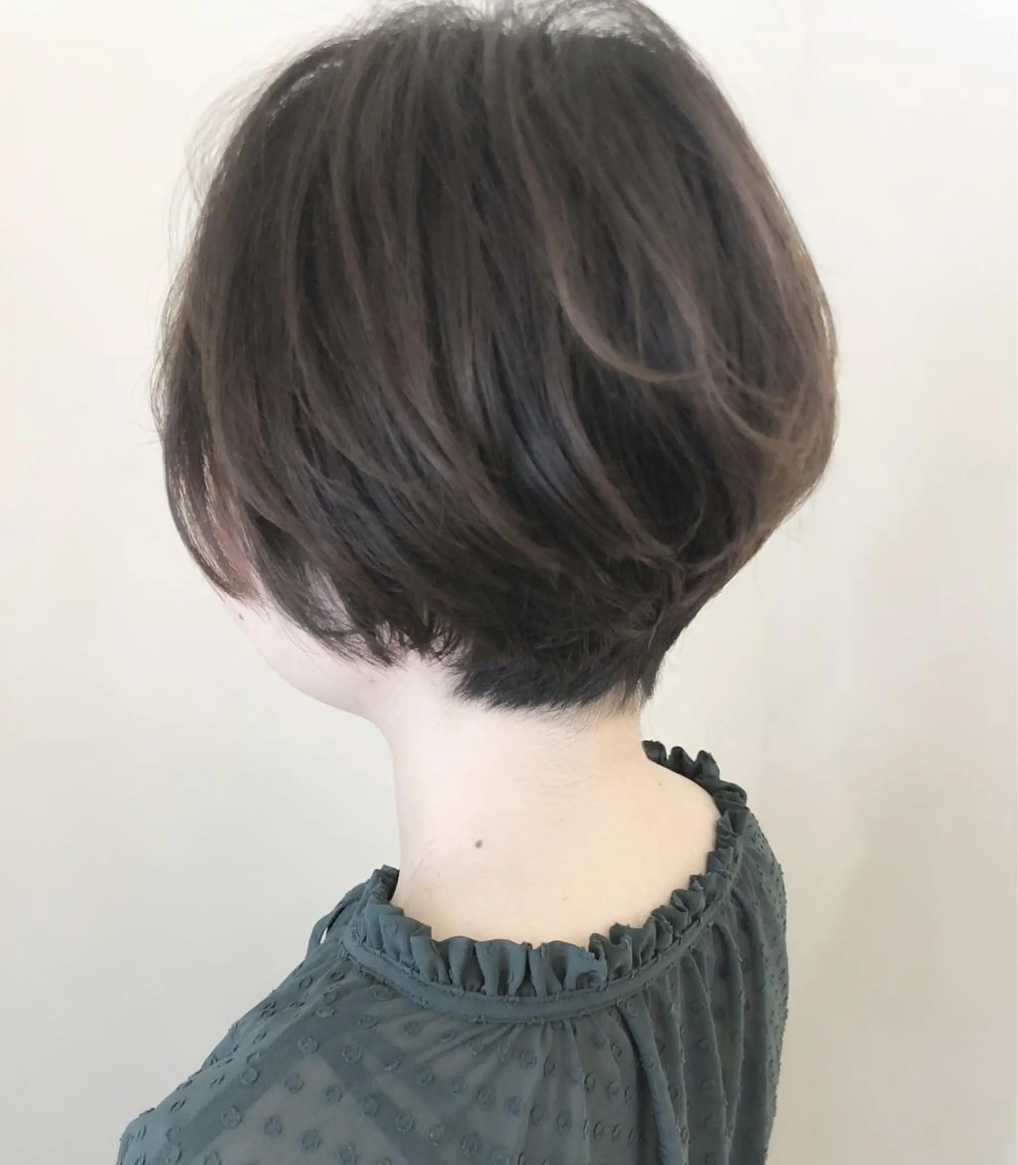 ショート カラー 小幡永吉 ✨ショート✨韓国✨のヘアスタイル