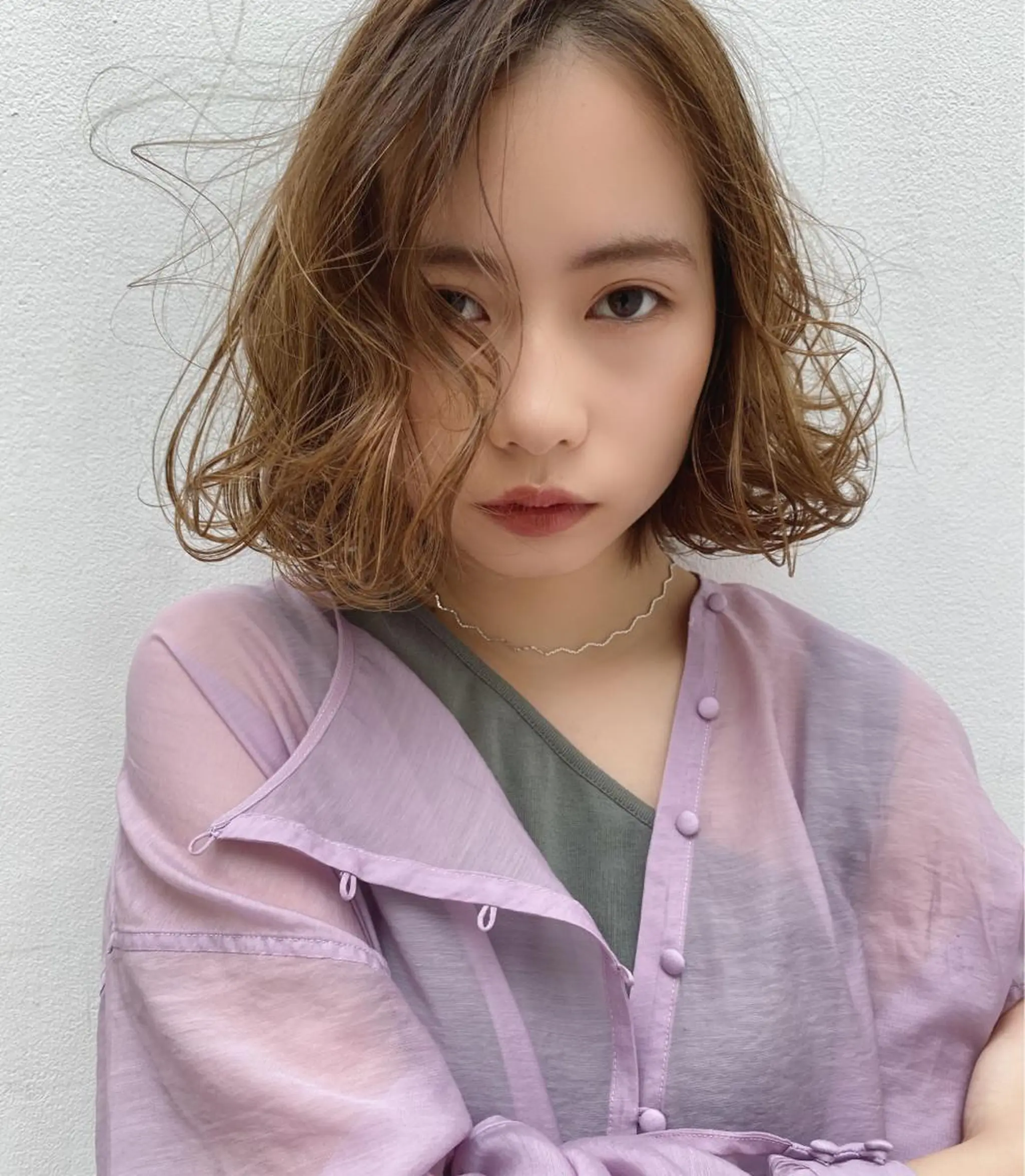 プレイングカラー🤍 細めハイライトのヘアスタイル