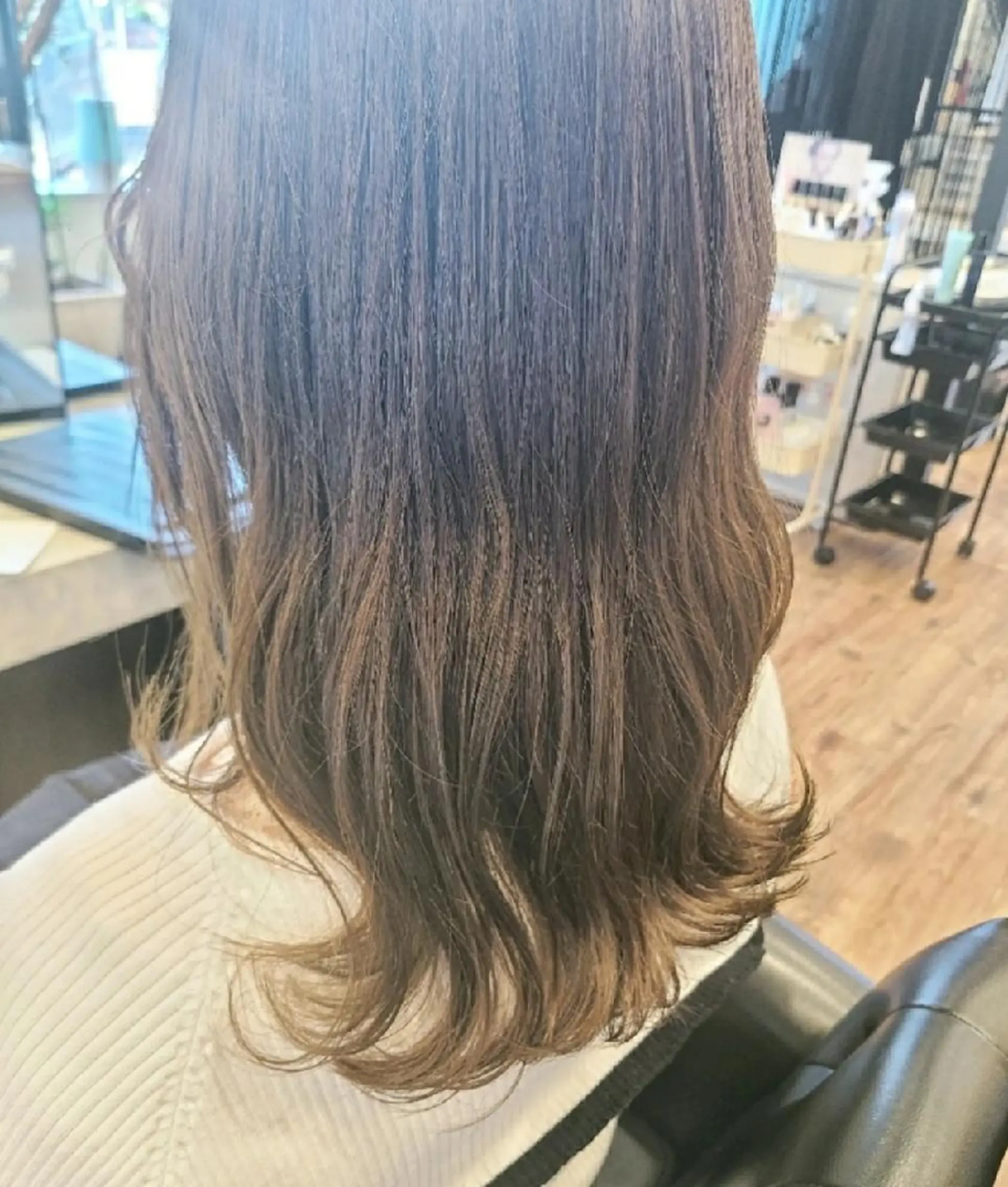 セミロング カラー ベージュカラー カット ヘアカラー トリートメント 関口 友菜のヘアスタイル