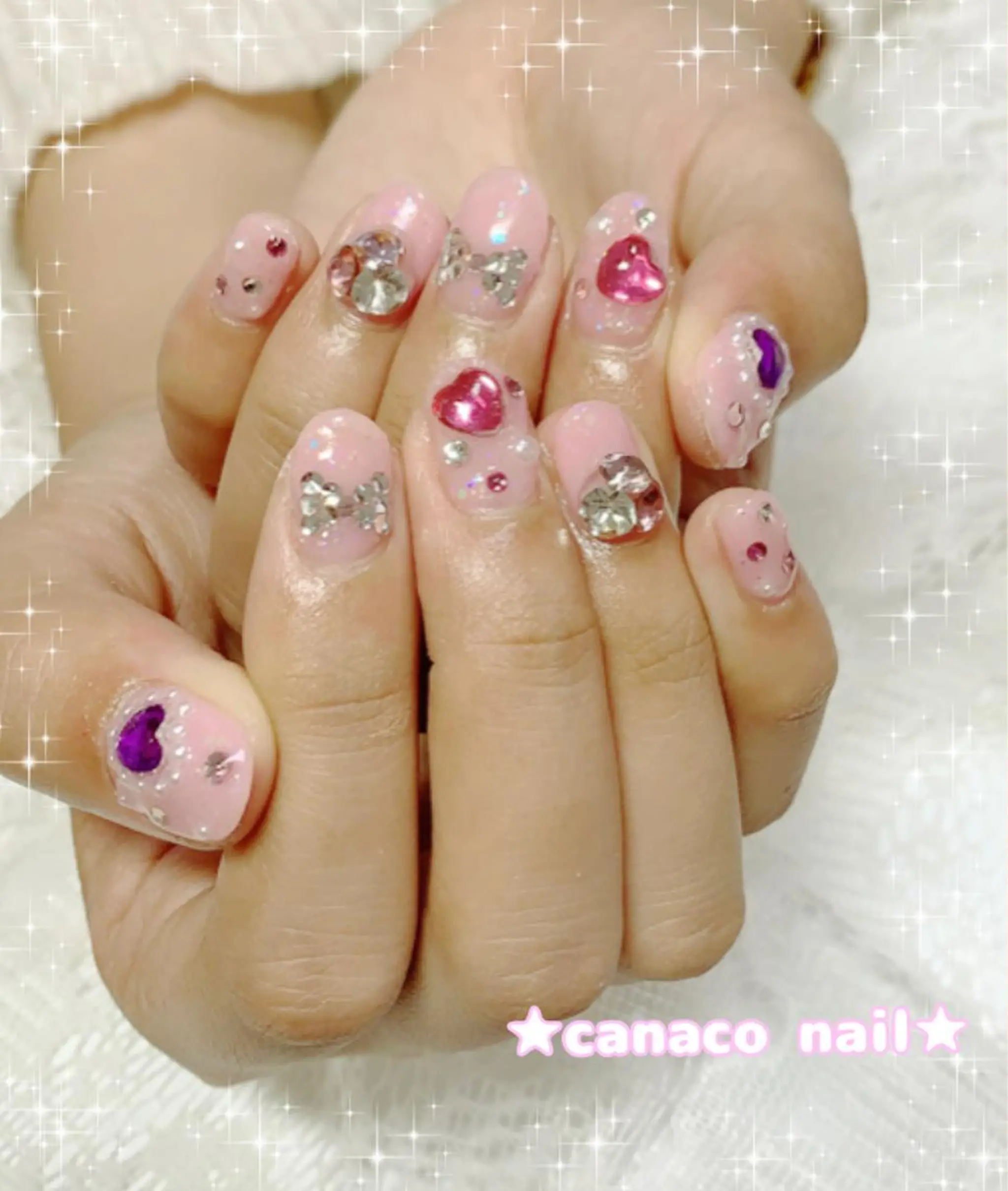 ネイル キラキラネイル ストーンネイル ハンドネイル ハンドケア Felice所属・ベテランネイル cnc  nailのネイルデザイン