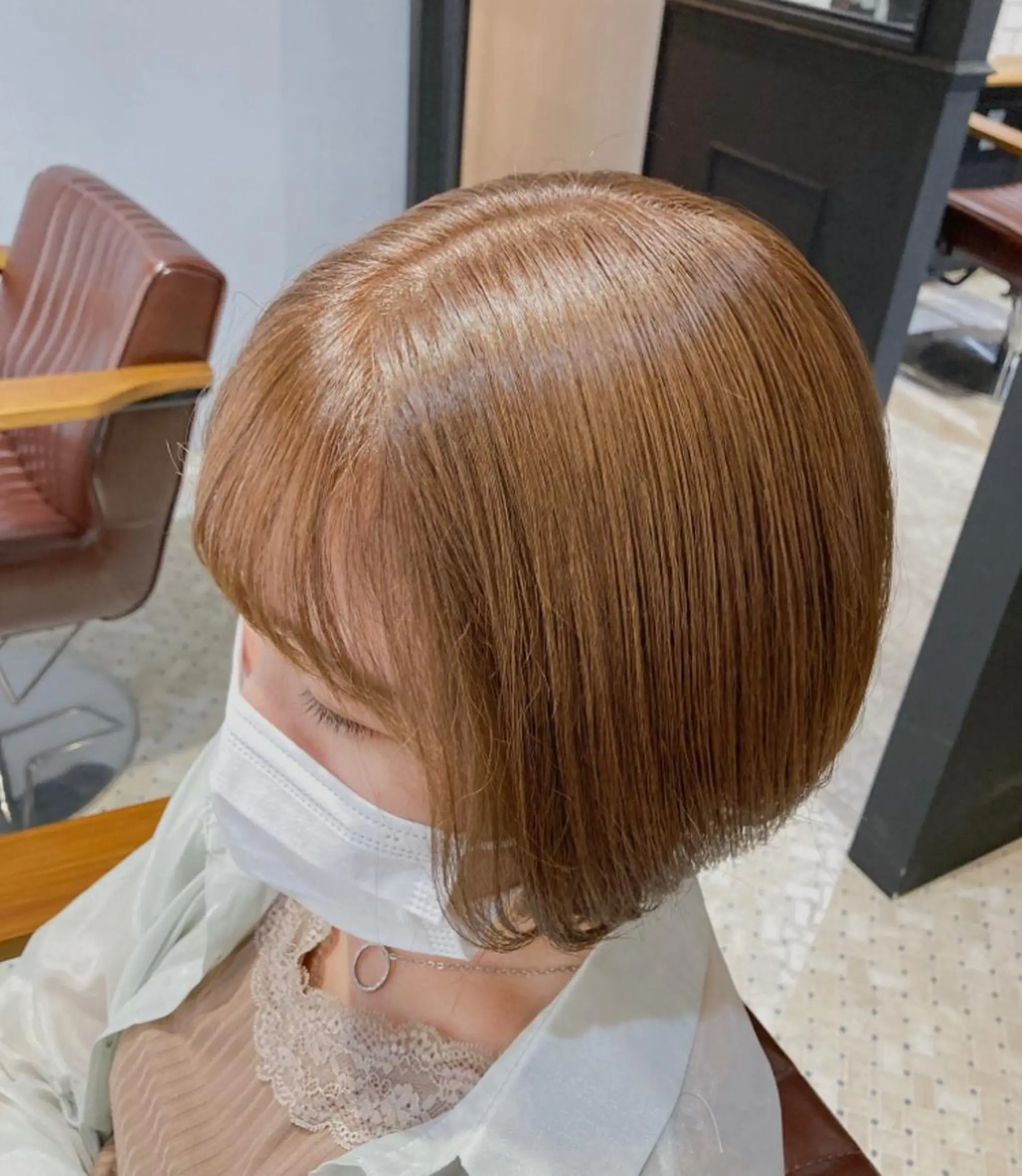 ショート カラー ヘアアレンジ ベージュカラー 山﨑 まなかのヘアスタイル