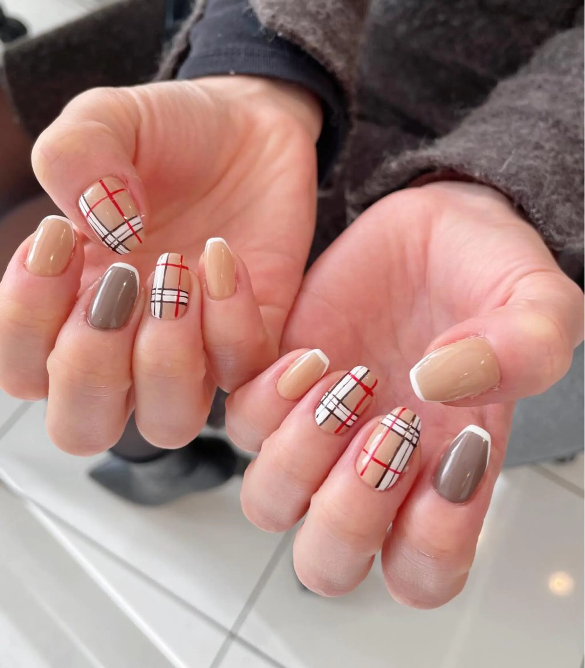 ネイル ブラウン フレンチネイル バレンタイン ハンドネイル ma riのネイルデザイン