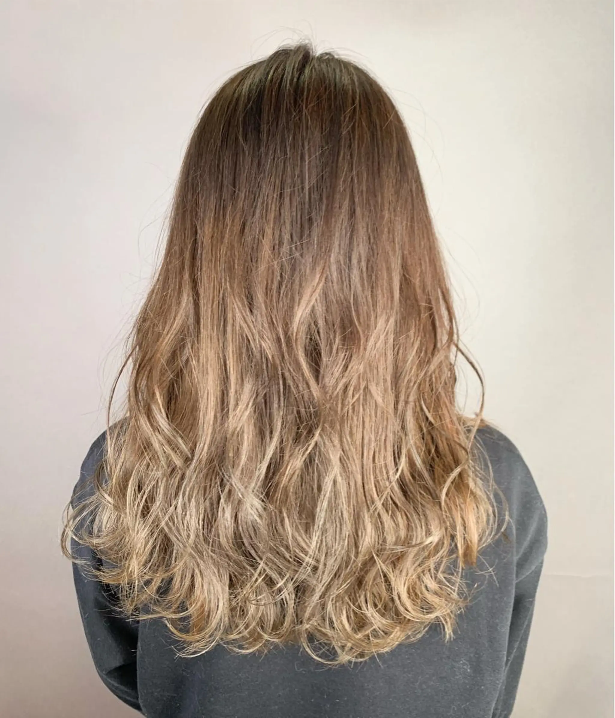 セミロング カラー ヘアカラー トリートメント 福森 みずきのヘアスタイル