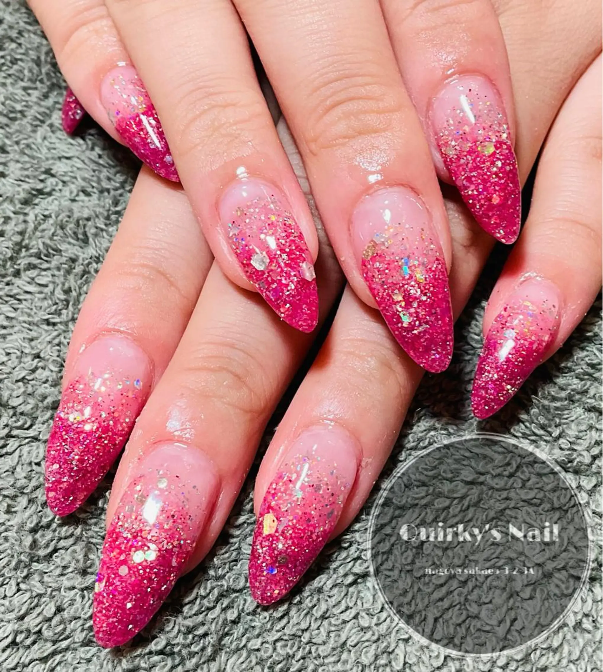ネイル グラデーション ラメ(グリッター) ラメグラデーション ピンク Quirky's Nail【栄店】のネイルデザイン