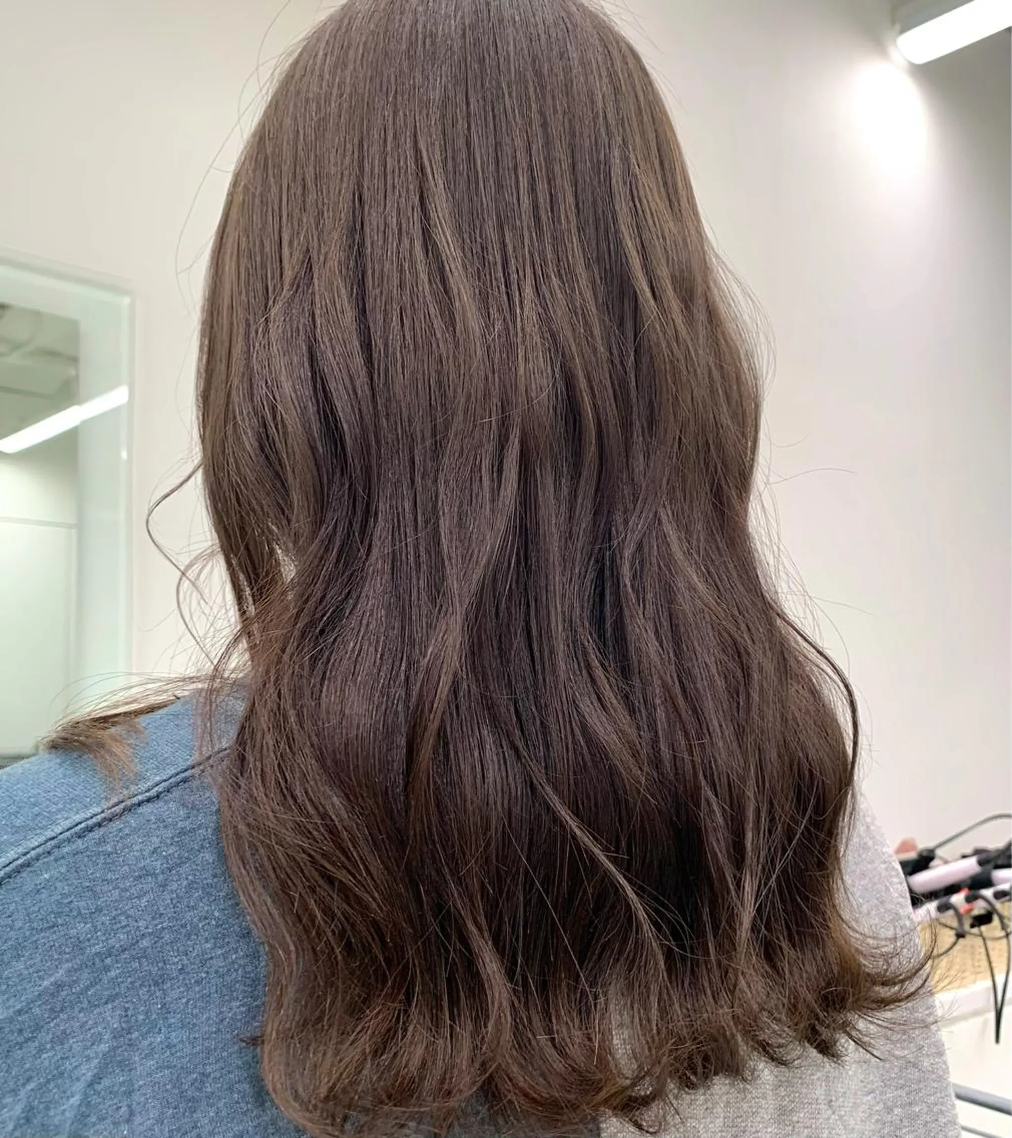 セミロング カラー 透明感カラー ao.eyelash SHIORIの眉毛・アイブロウイメージ