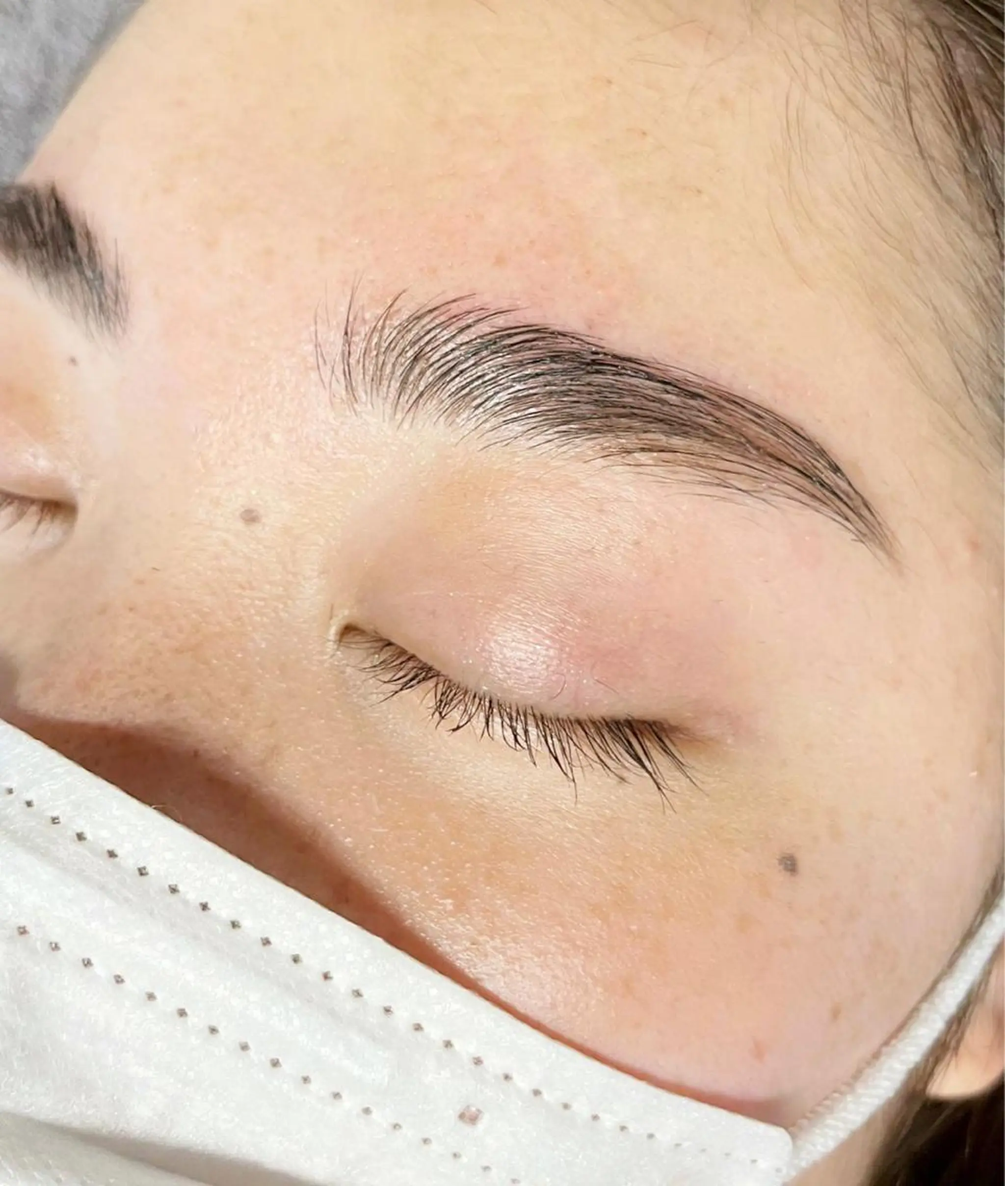 eyebrow salon neu所属・中目黒 小澤の眉毛・アイブロウイメージ