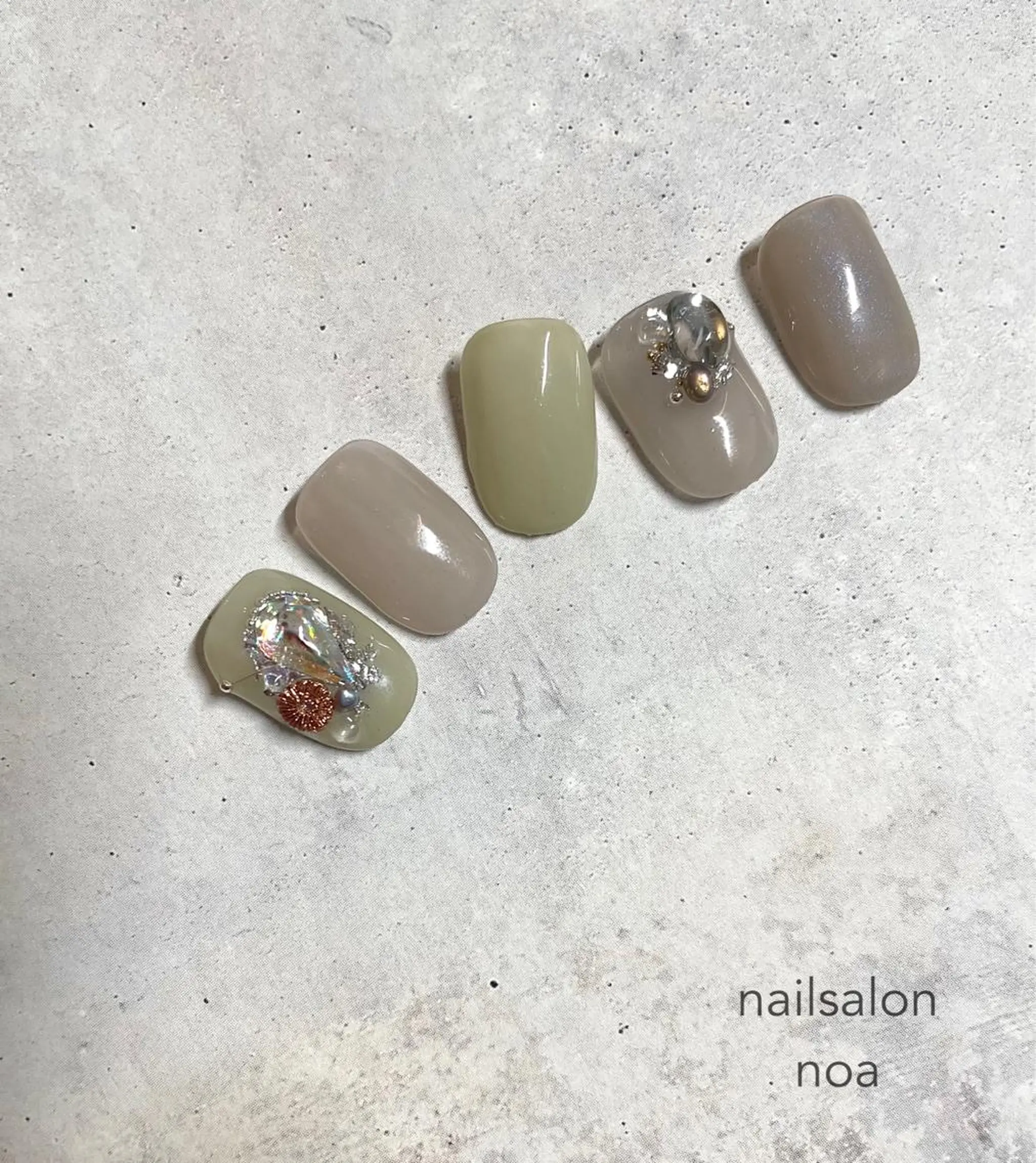 ネイル オーロラネイル カジュアル ジェルネイル マグネットネイル ニュアンスネイル nailsalon noa所属・nailist sakiのネイルデザイン