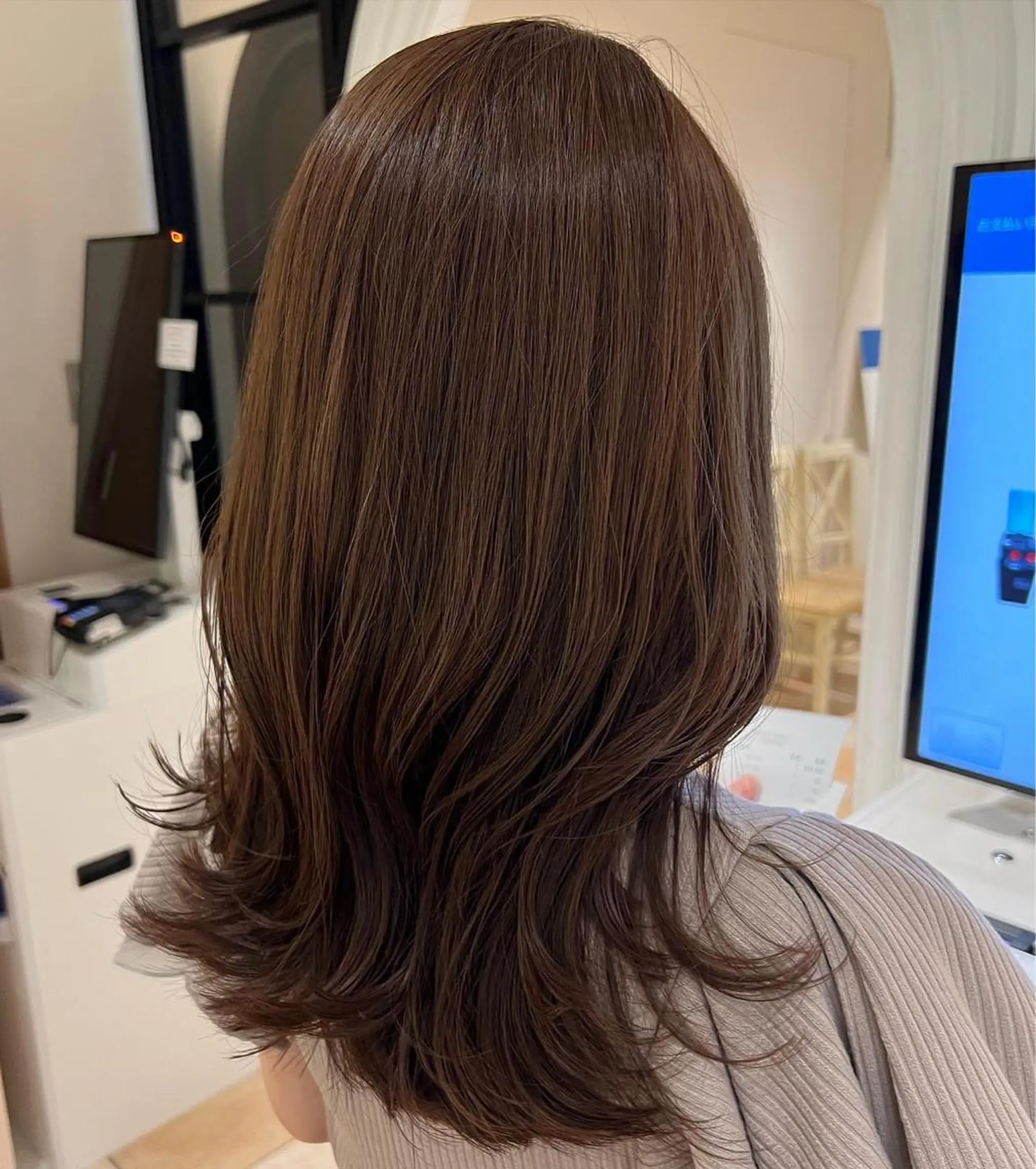 セミロング くびれヘア 髪質改善 縮毛矯正 カット ヘアカラー トリートメント 🧡くびれヘア/前髪 顔周り🧡久原結衣のヘアスタイル