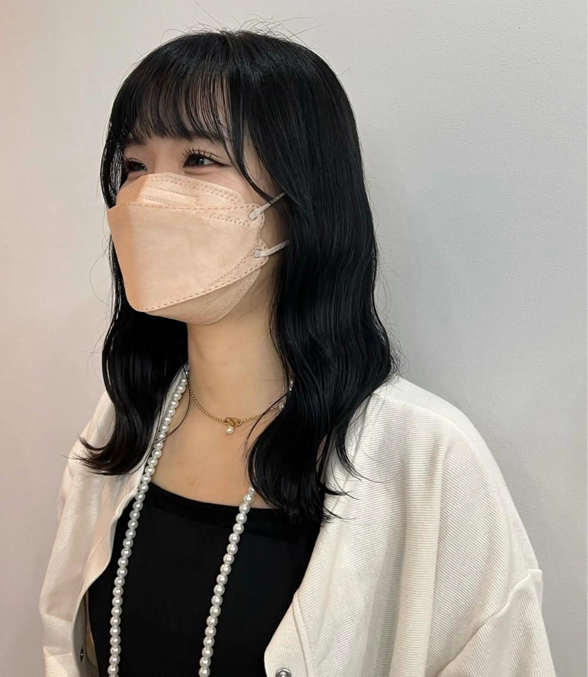 セミロング カラー 切りっぱなしボブ/ ブリーチカラー/大塚のヘアスタイル