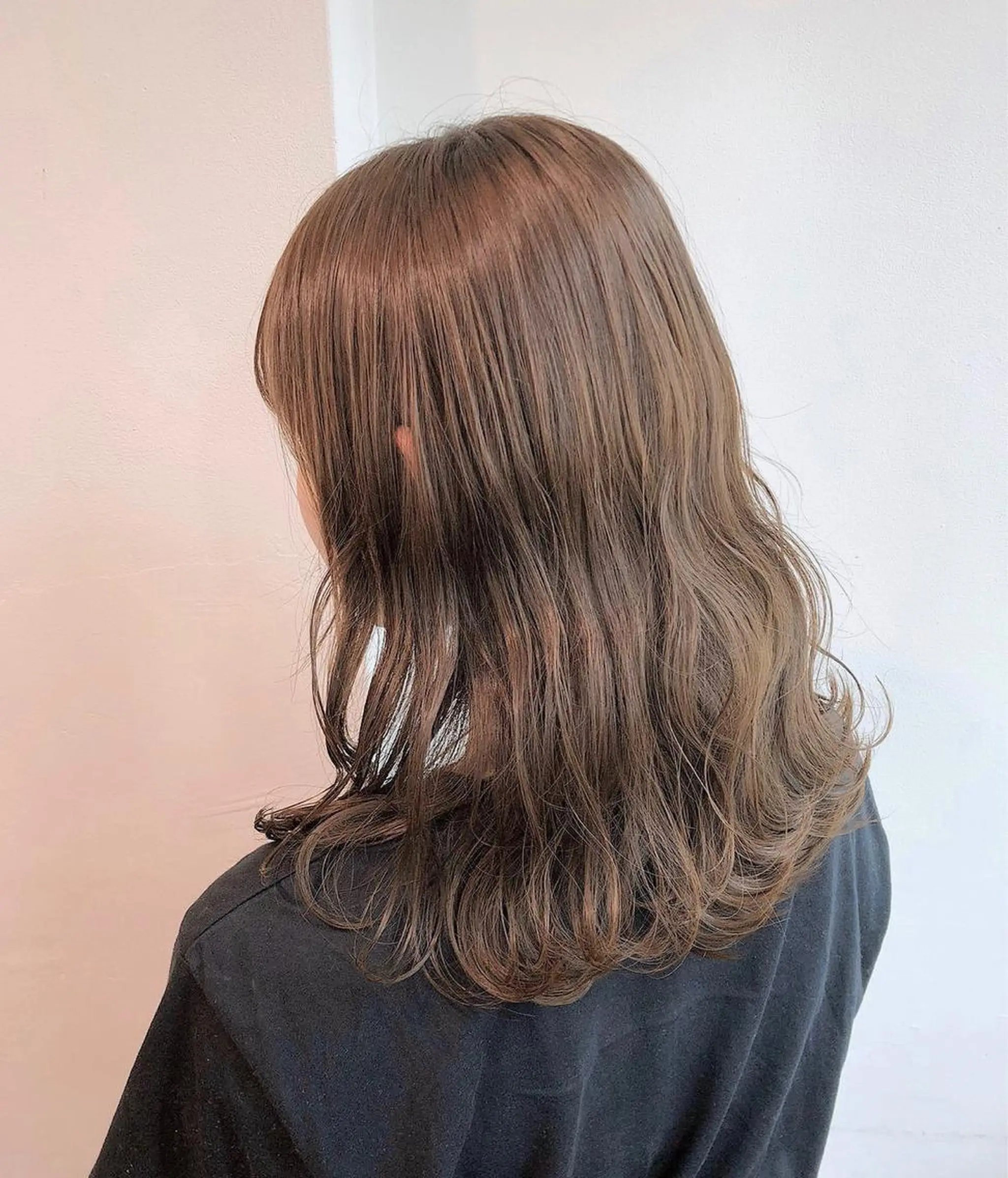 セミロング カラー ⛄️冬の透明感 カラー⛄️大西のヘアスタイル