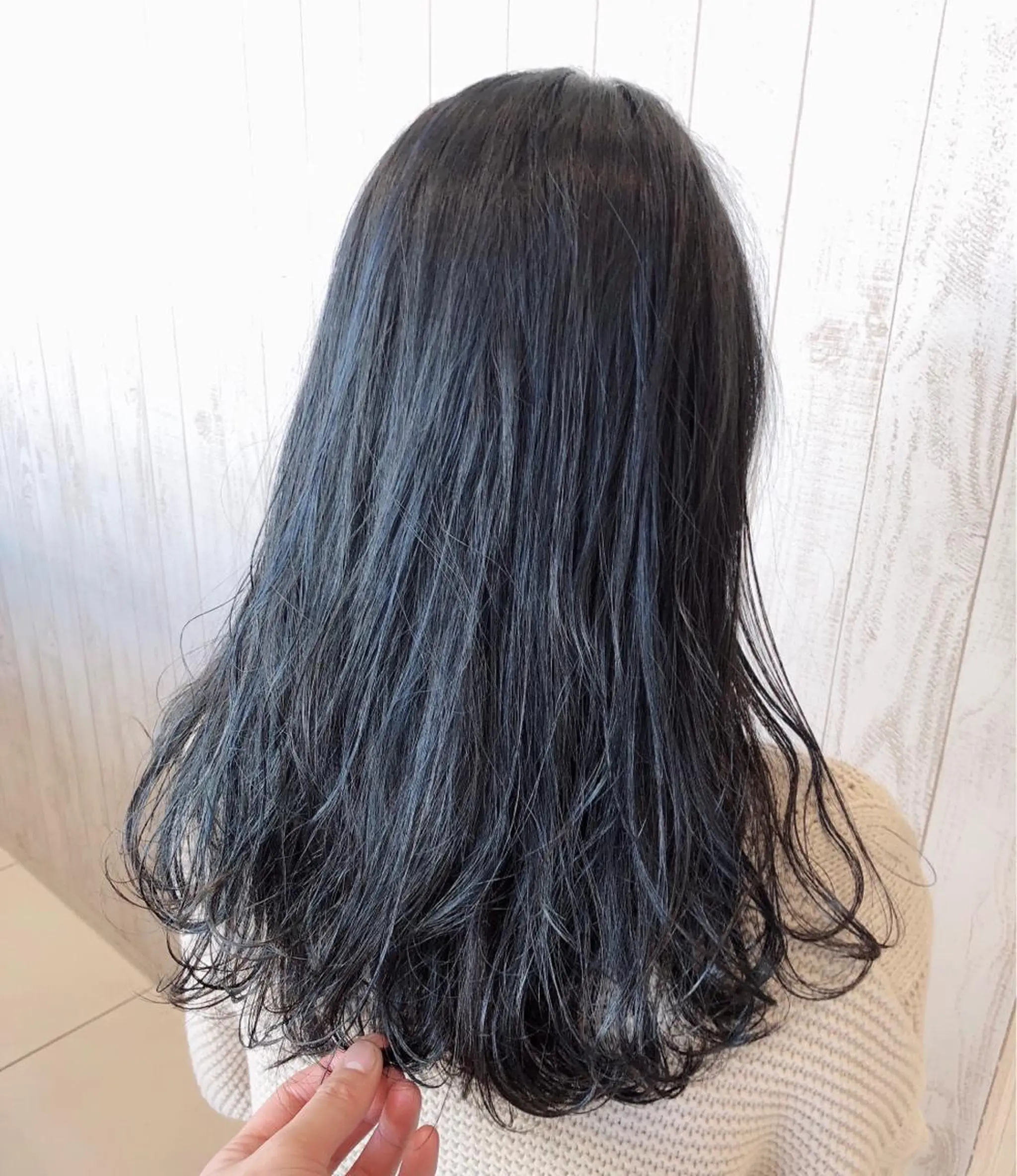 セミロング カラー ブルーカラー ブルージュ ハイライトカラー ハイライト 難しい髪質の縮毛矯正 高岡/射水/髪質改善のヘアスタイル