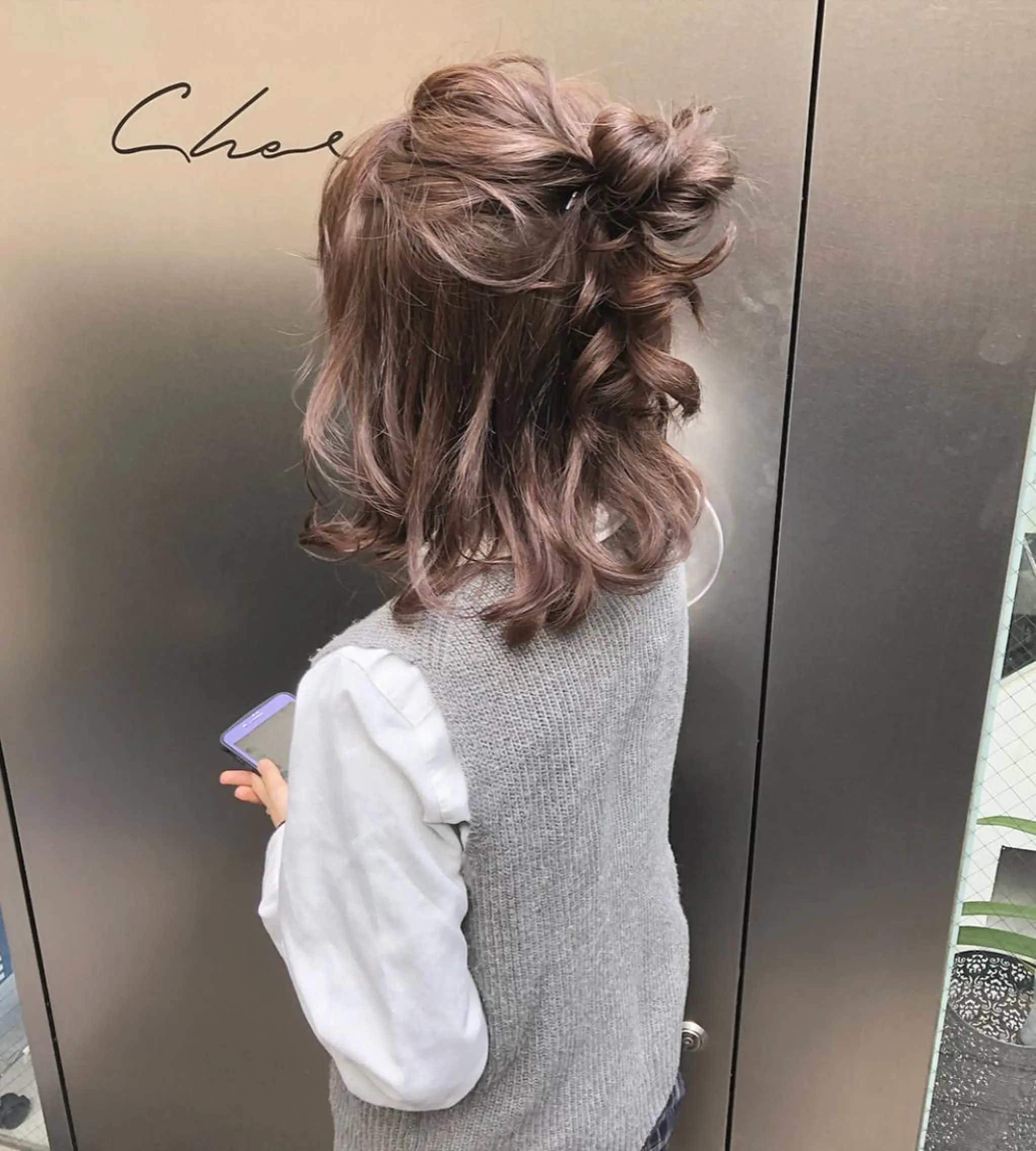 ミディアム カラー ヘアアレンジ ハーフアップ お団子ヘア ヘアカラー トリートメント autre所属・大久保 ひでなりのヘアスタイル
