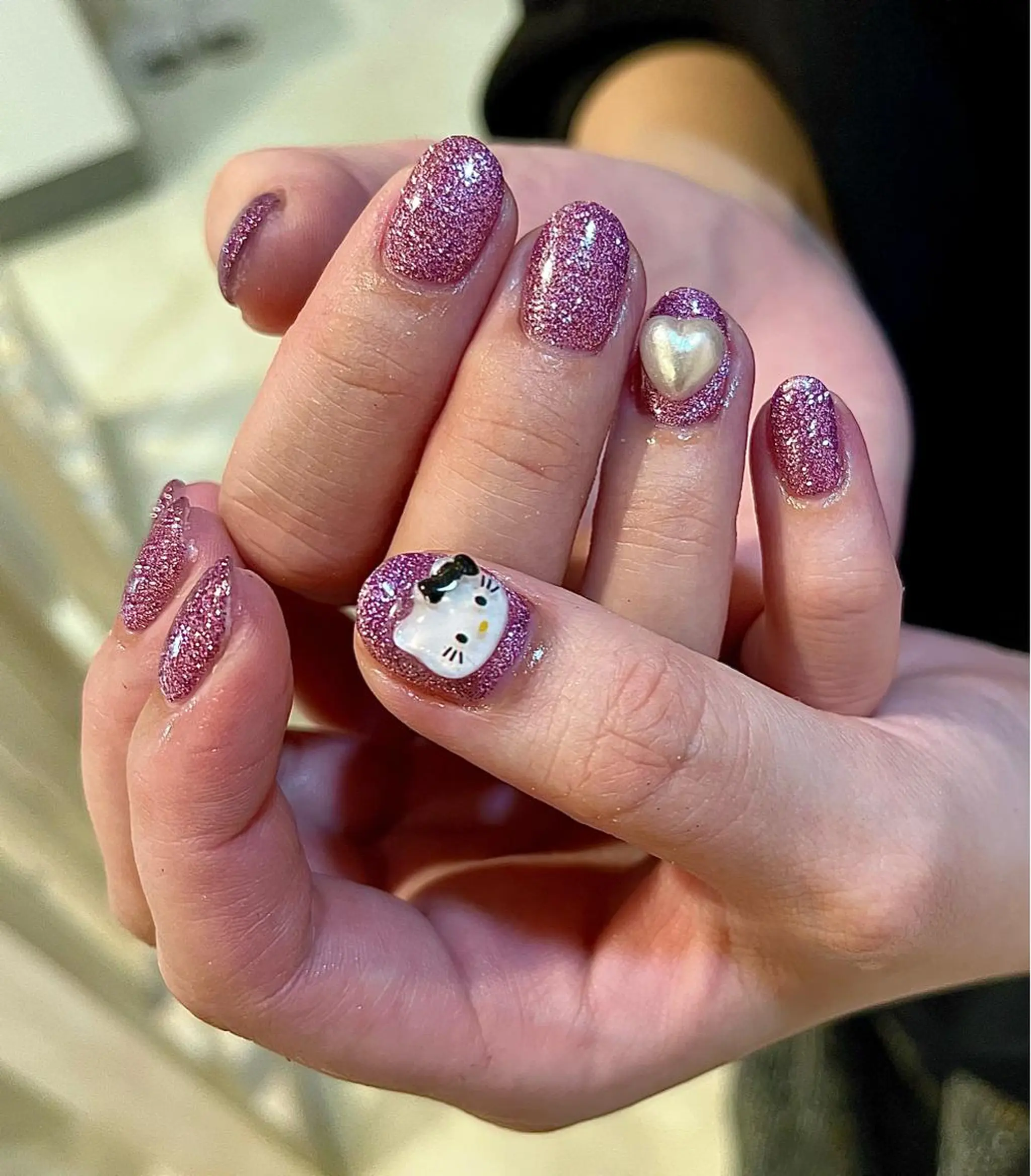 ネイル ハート ラメ(グリッター) ワンカラーネイル ショートネイル 冬ネイル ハンドネイル para ☀︎ sol by BECK所属・Para Sol nail　Maoのネイルデザイン