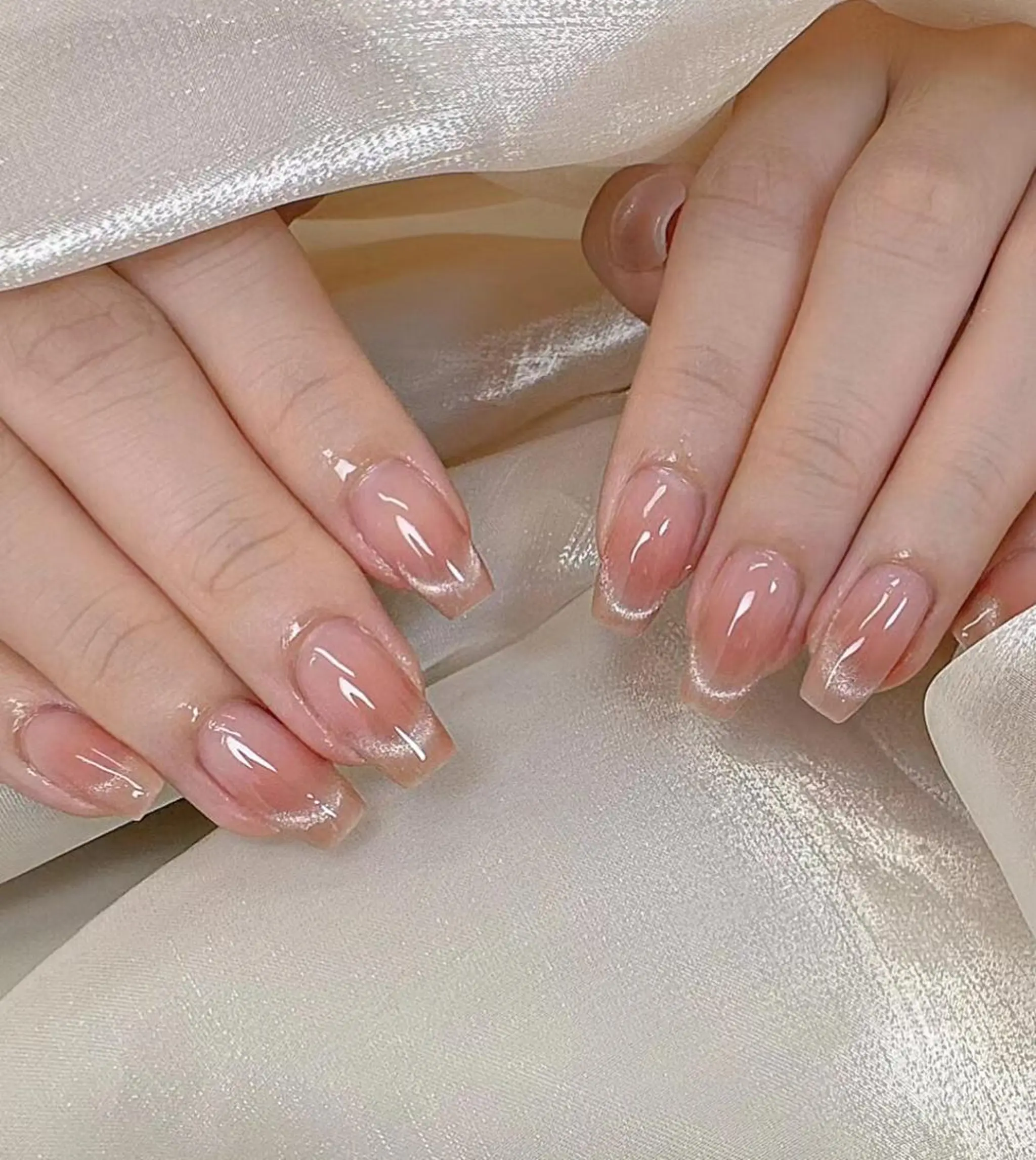 ネイル ハンドネイル RAFFINE 月🦋🩵のネイルデザイン