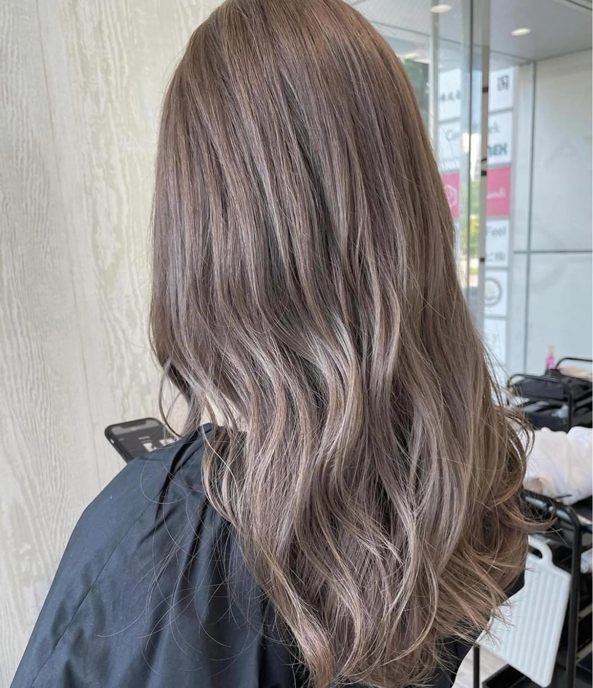 ロング カラー アッシュ 外国人風カラー レイヤーカット トリートメント カット ヘアカラー トリートメント 河合秀明/ハイライト /インナーカラーのヘアスタイル
