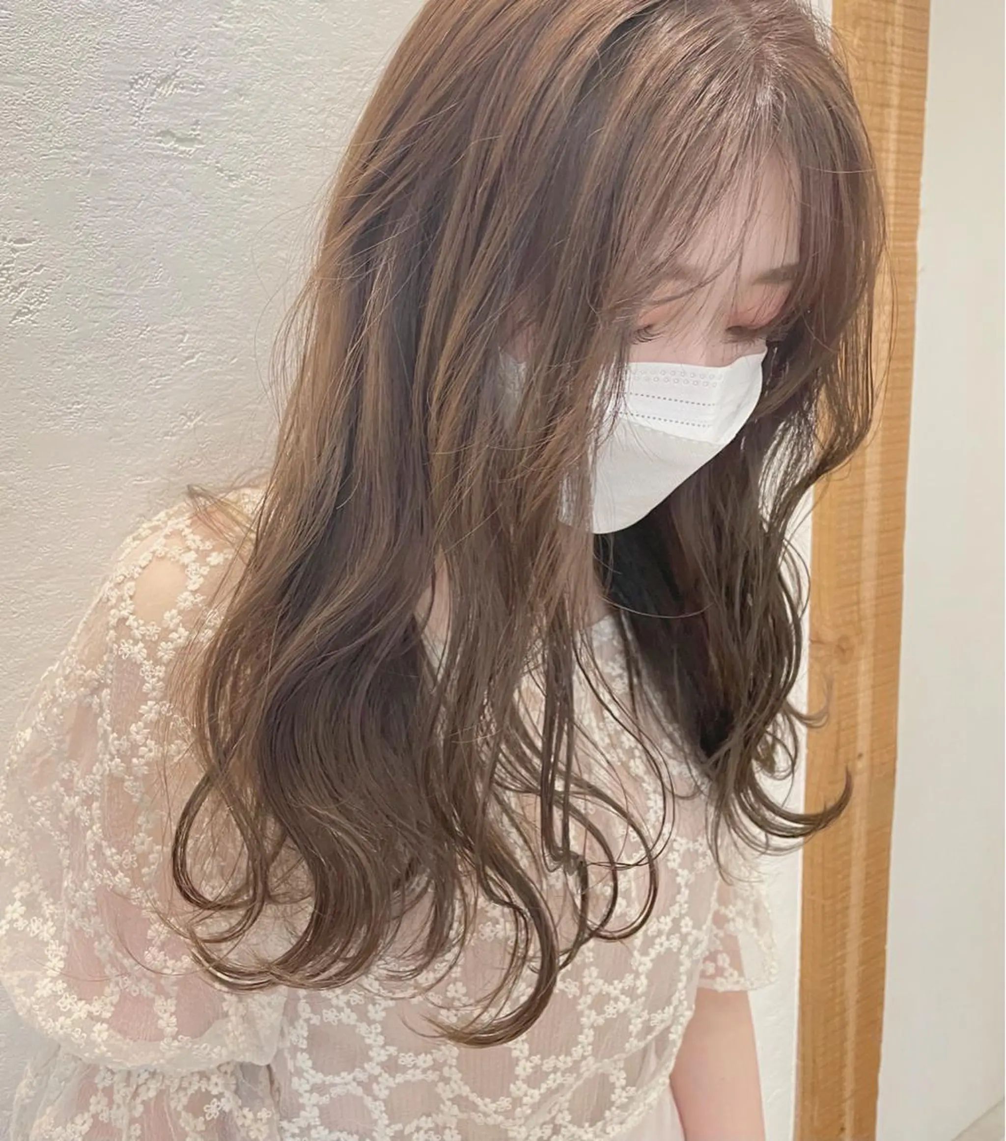 ロング ヘアカラー ブリーチなしベージュ カラー佐藤華厘のヘアスタイル