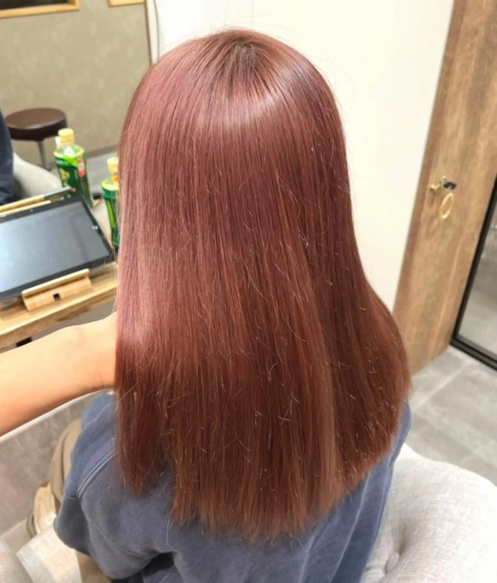 ロング カラー ベージュカラー ブリーチ ハイトーンカラー ピンクカラー ピンクベージュ Seina セイナのヘアスタイル