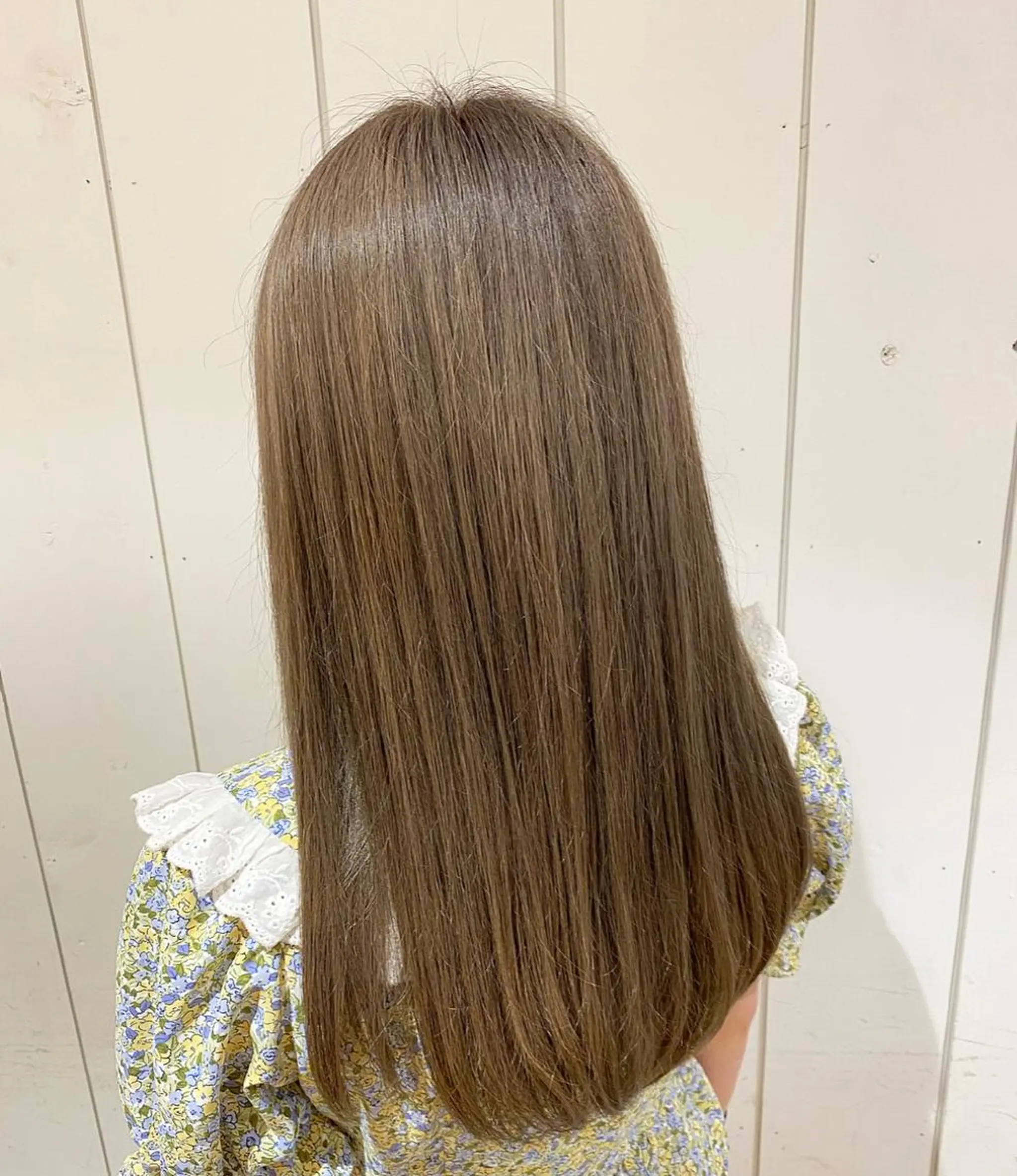 ロング カラー ベージュカラー ブリーチ ミルクティーベージュ 🫧顔周りカット 🫧樫村優香のヘアスタイル
