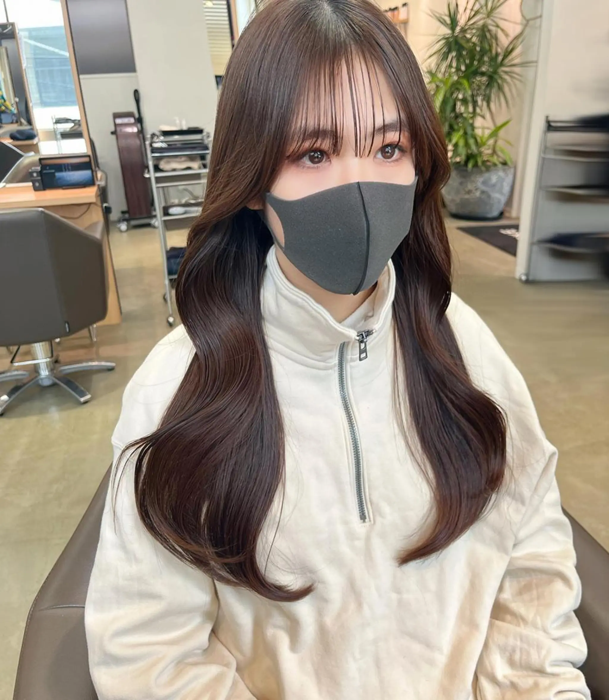 ミディアム ミディアムパーマ くびれヘア くせ毛 顔周りカット ハイライト 韓国/髪質改善💘 櫻井かれんのヘアスタイル
