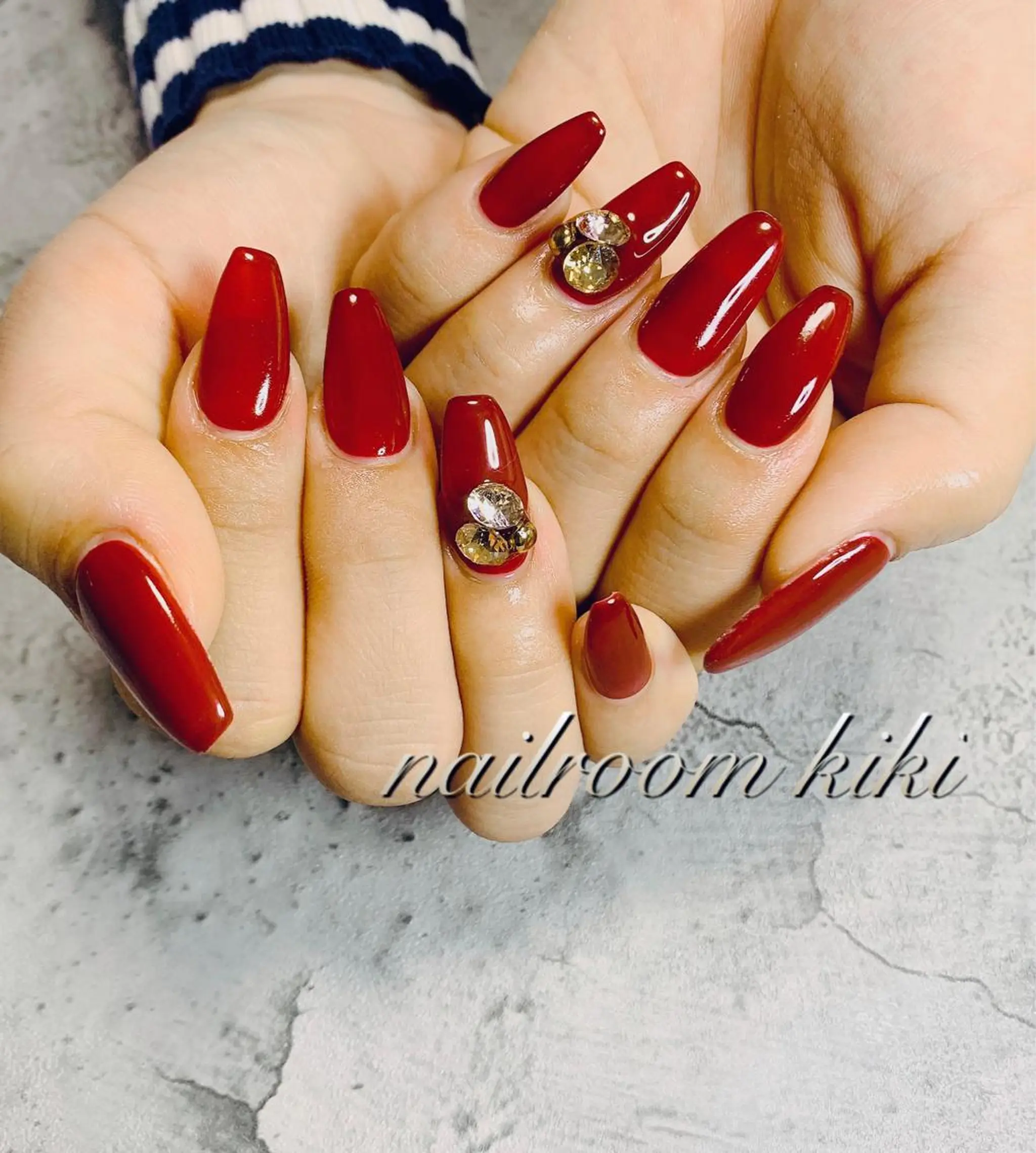 ネイル キラキラネイル ワンカラーネイル Salon de kiki所属・Salonde kikiのネイルデザイン